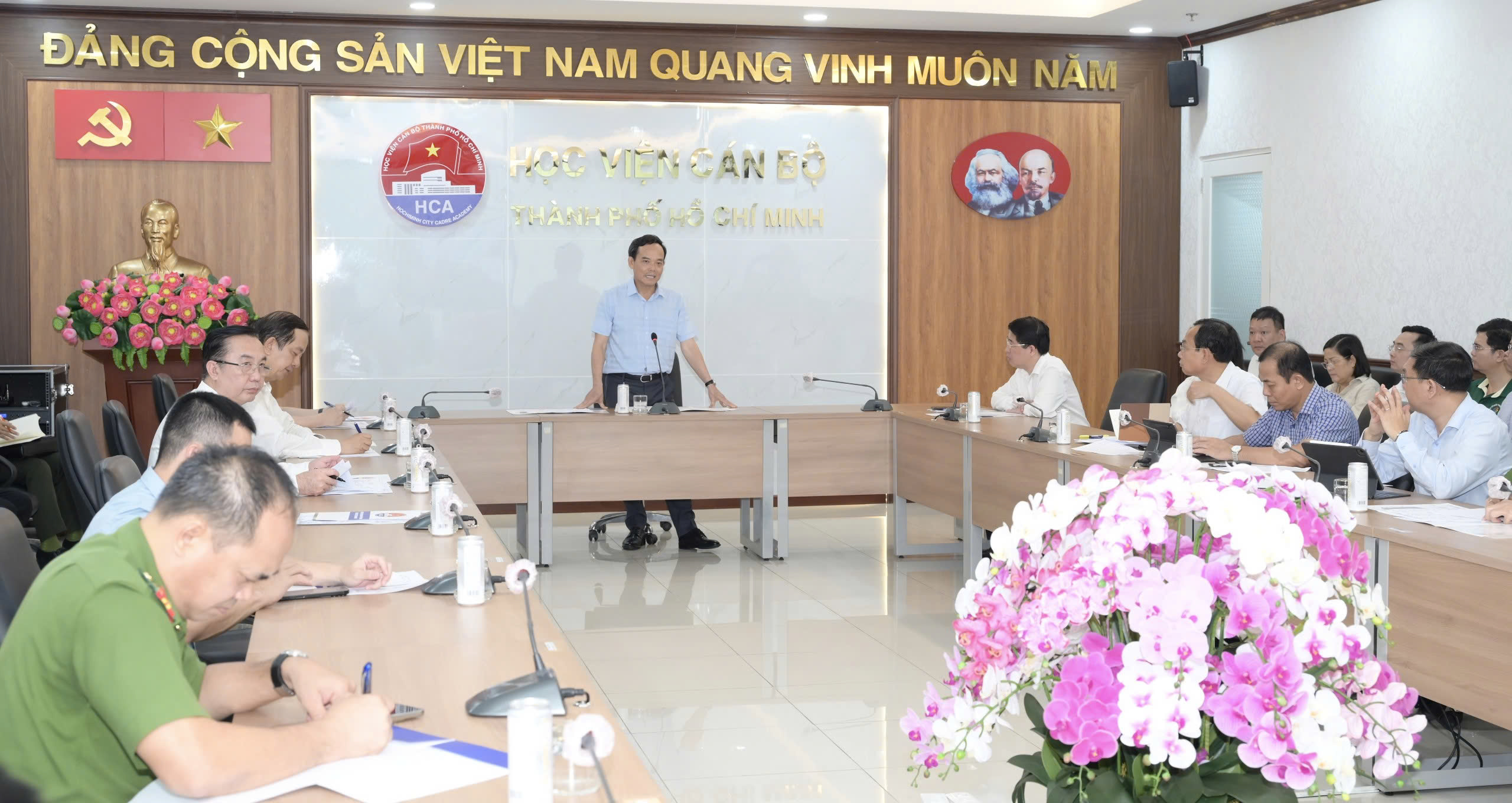 Bí thư Thành ủy TP HCM khảo sát địa điểm tổ chức Đại hội đại biểu Đảng bộ thành phố- Ảnh 4. Bí thư Thành ủy TP HCM khảo sát địa điểm tổ chức Đại hội đại biểu Đảng bộ thành phố- Ảnh 4.