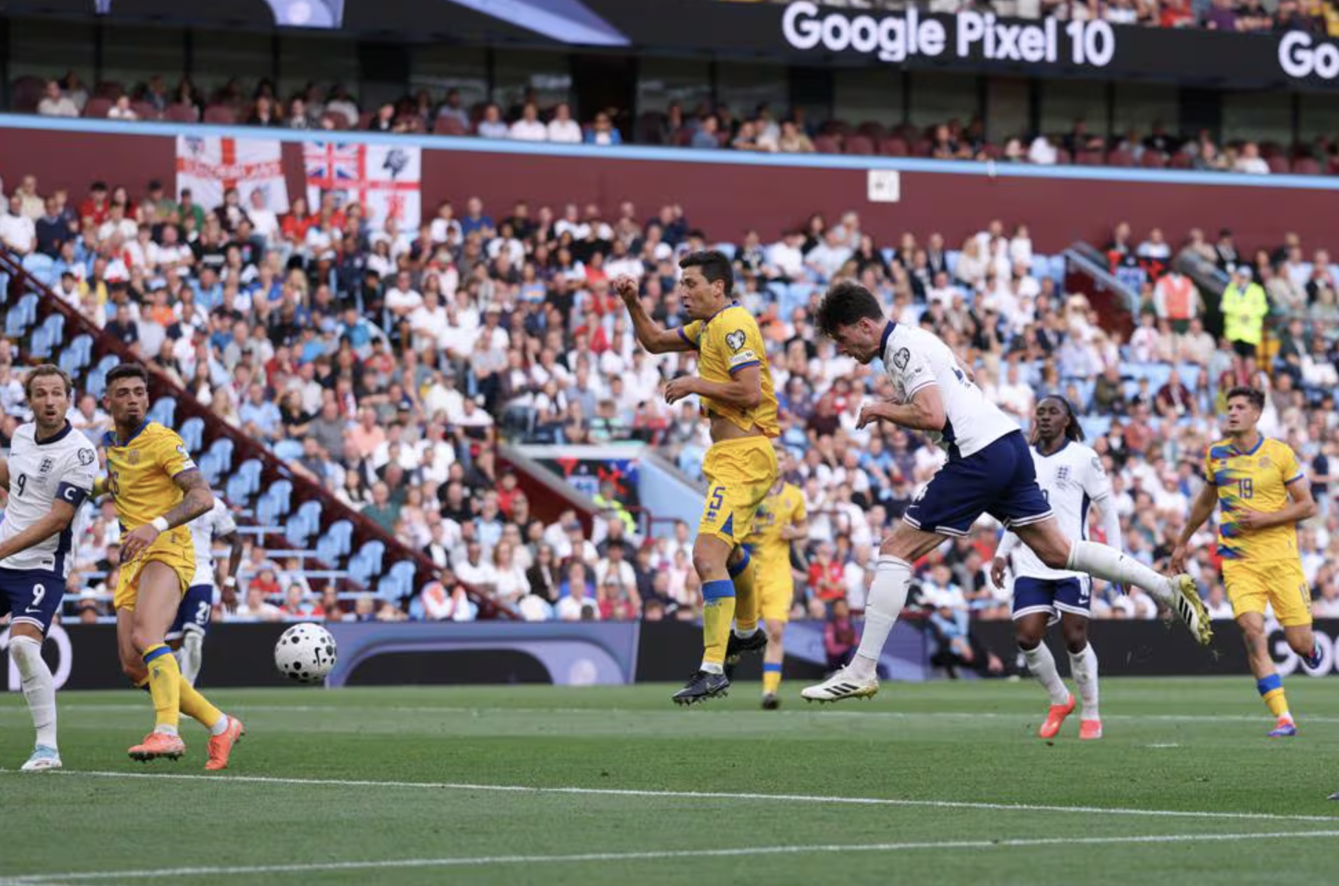 Dengan kemenangan tipis ke atas Andorra, England kekal tanpa kalah dalam empat perlawanan pembukaan kelayakan Piala Dunia - Foto 3. Thắng nhạt Andorra, tuyển Anh bất bại 4 trận mở màn vòng loại World Cup- Ảnh 3.