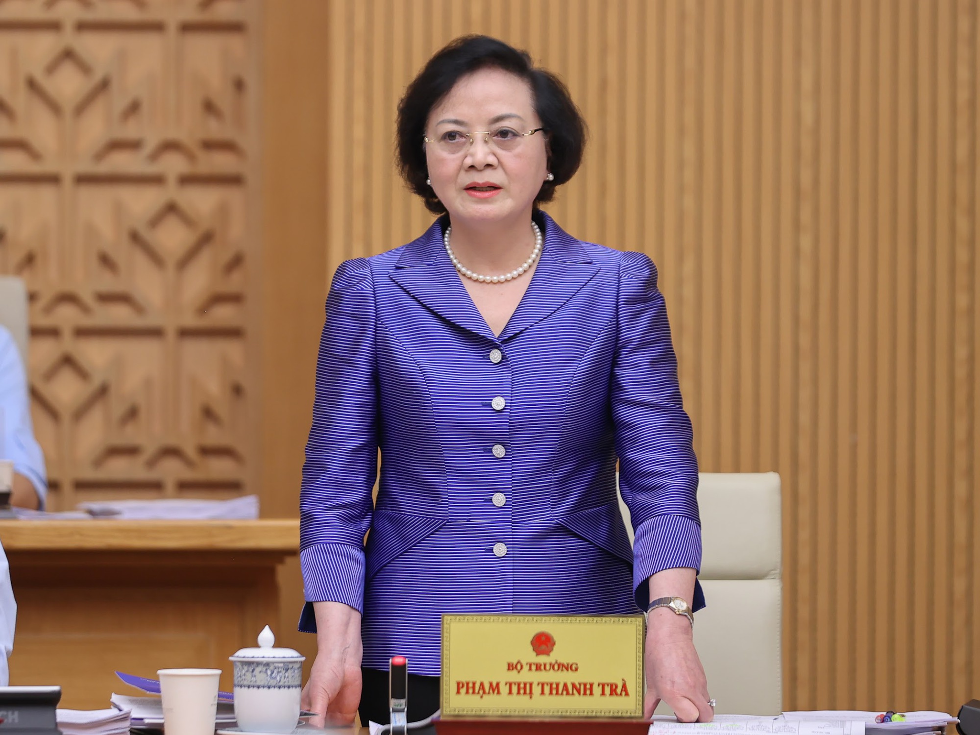 Bộ trưởng Phạm Thị Thanh Trà nói về điều chỉnh lương và phụ cấp trong tháng 9 - Ảnh 1. Bộ trưởng Phạm Thị Thanh Trà nói về điều chỉnh lương và phụ cấp trong tháng 9 - Ảnh 1.