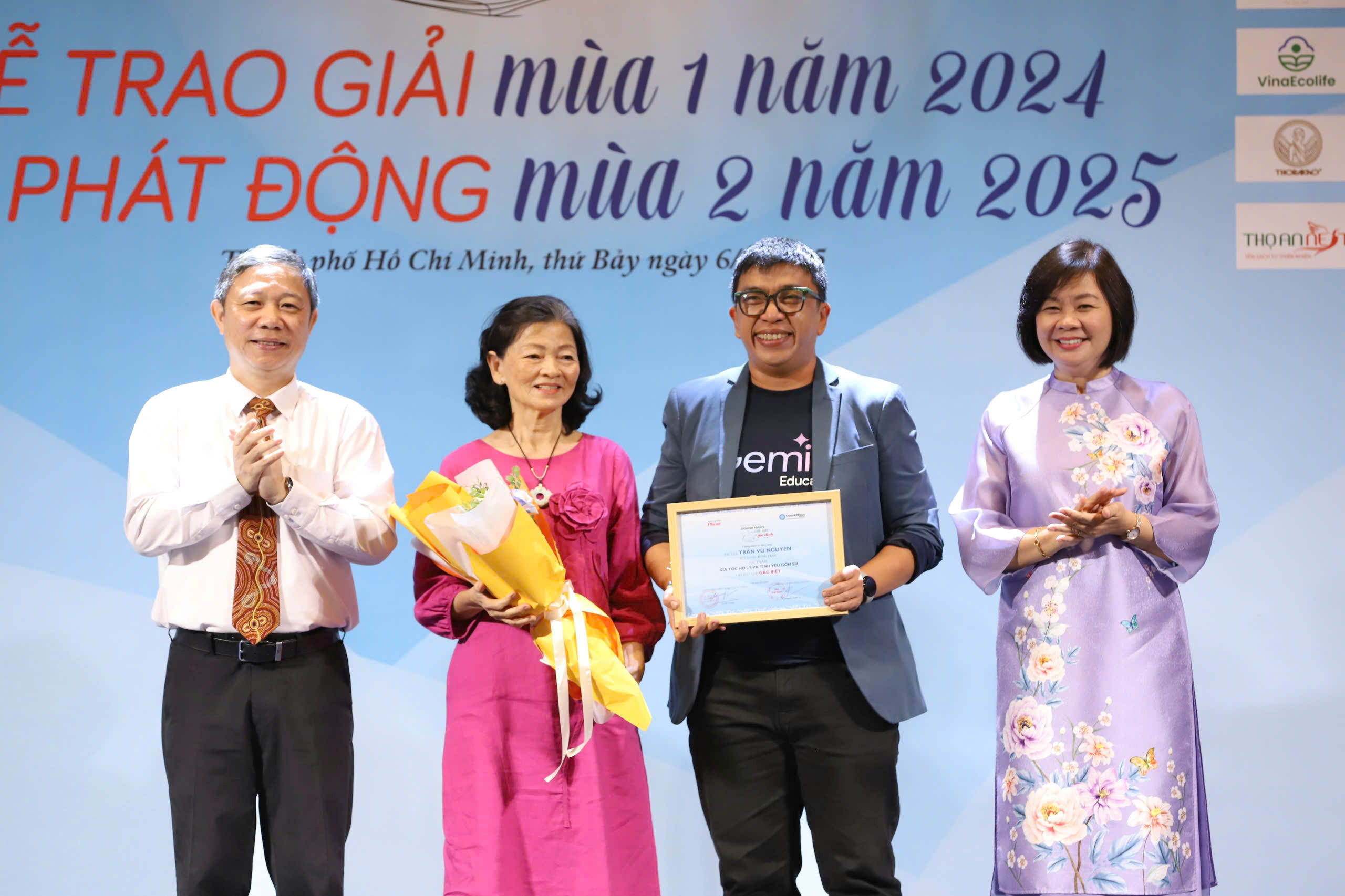 Báo Phụ nữ trao giải Cuộc thi viết "Doanh nhân với chữ hiếu và gia đình" - Ảnh 1.