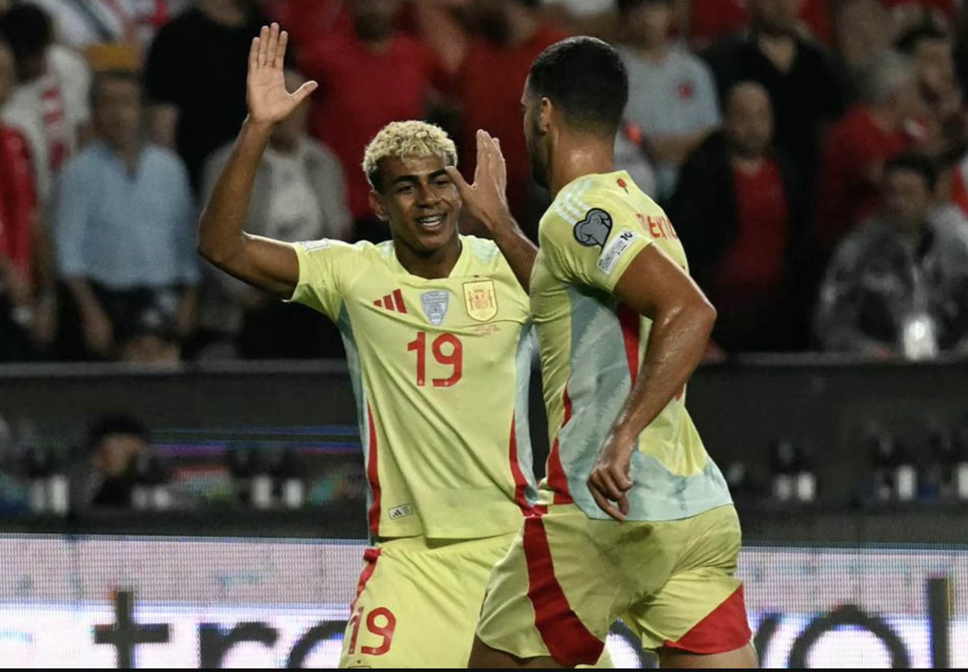 Merino lập hat-trick, Tây Ban Nha thắng nghiền ép Thổ Nhĩ Kỳ 6-0- Ảnh 3. Merino lập hat-trick, Tây Ban Nha thắng nghiền ép Thổ Nhĩ Kỳ 6-0- Ảnh 3.