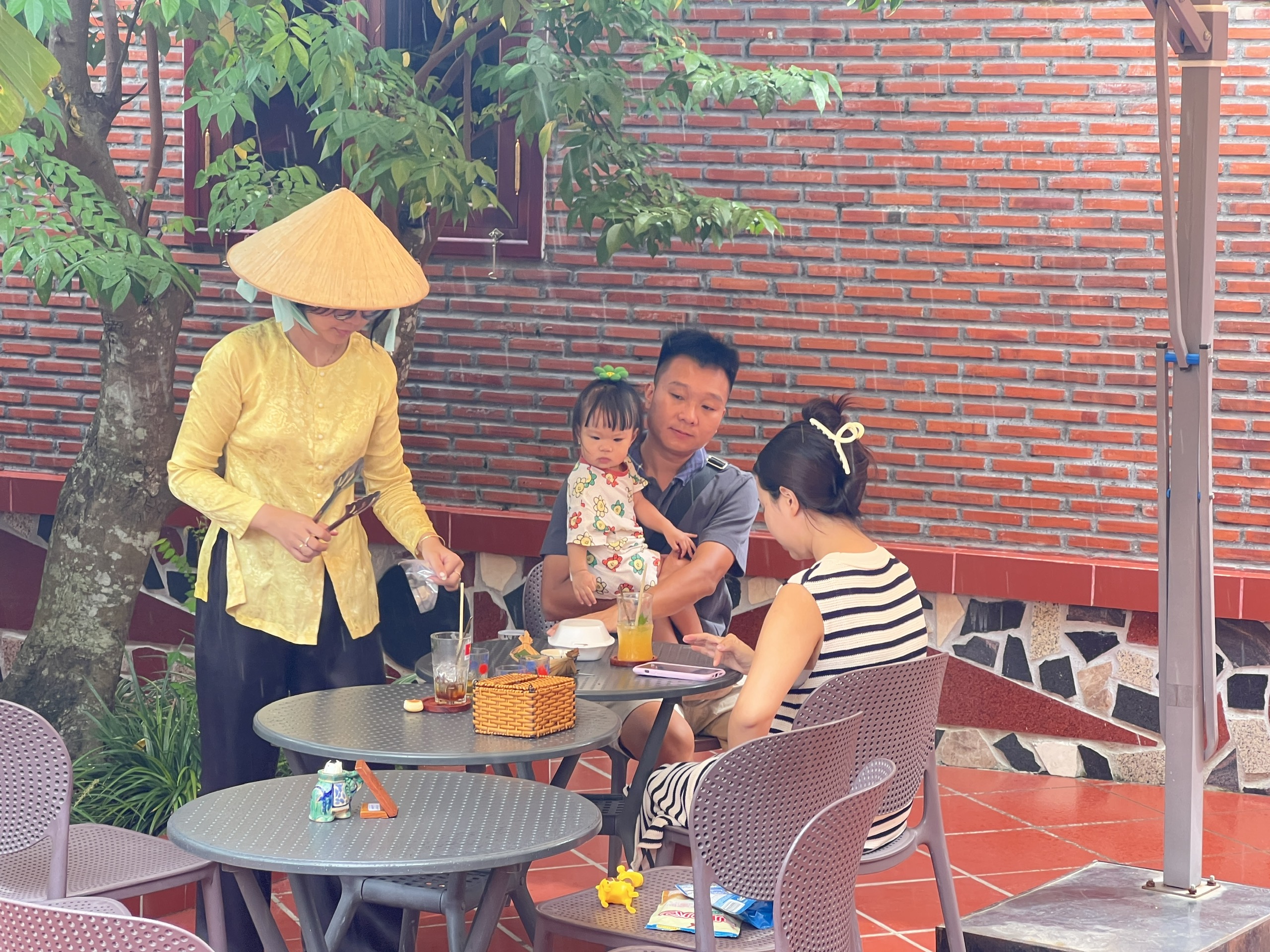 CLIP: Nhà Bá Hộ làm bằng gỗ quý ở TP Cần Thơ - Ảnh 11.