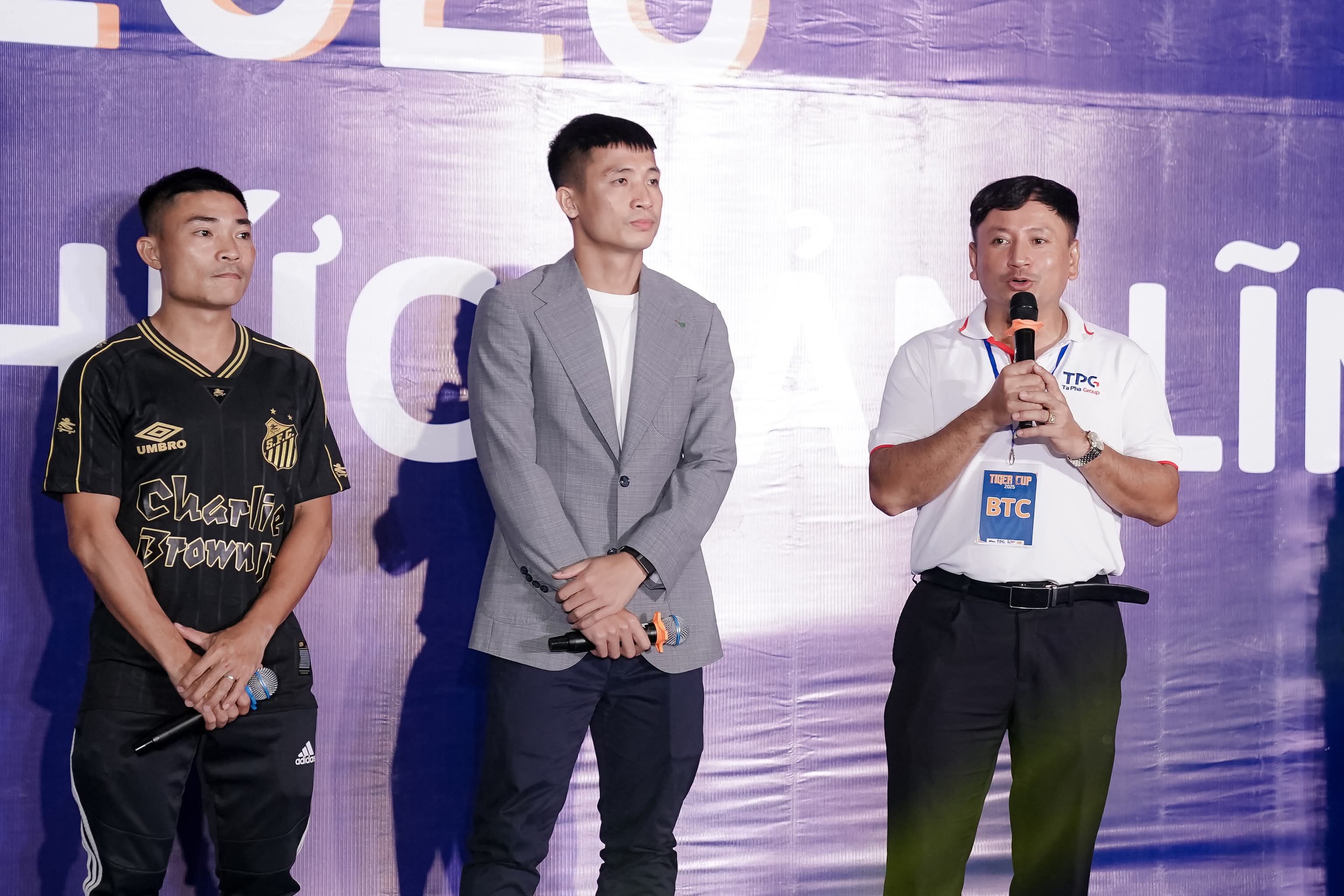 Tony Bình Dương giành cú đúp danh hiệu ở sân chơi “trong lồng” Tiger Cup 2025- Ảnh 3. Tony Bình Dương giành cú đúp danh hiệu ở sân chơi “trong lồng” Tiger Cup 2025- Ảnh 3.