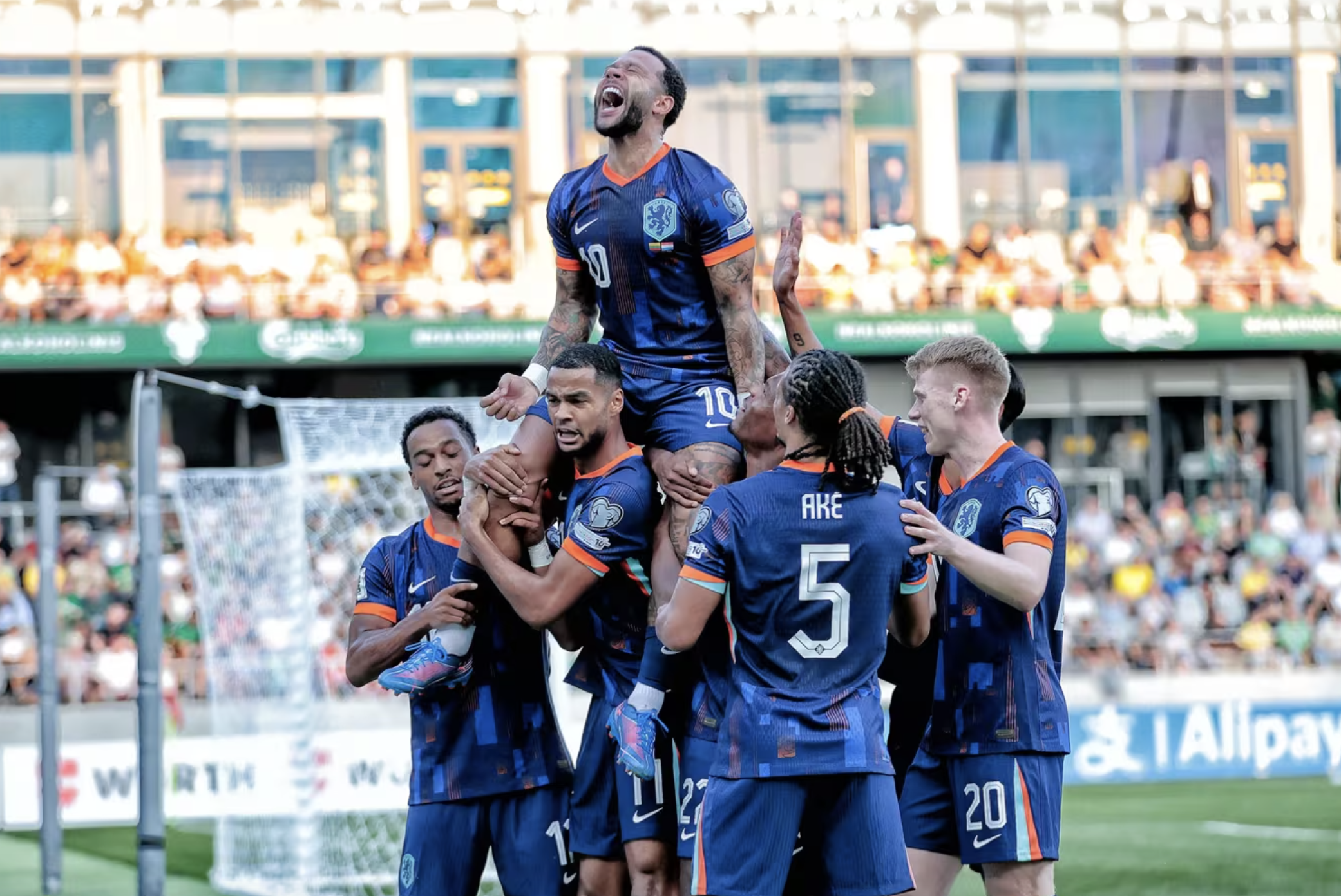Memphis Depay lập kỷ lục ghi bàn, Hà Lan suýt bị hạ knock-out ở Kaunas - Ảnh 2.