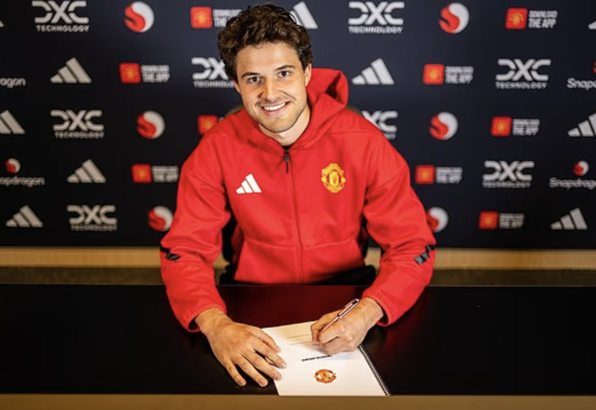Rời Man United sang Trabzonspor, "người nhện" Onana nhận lương khủng- Ảnh 4.