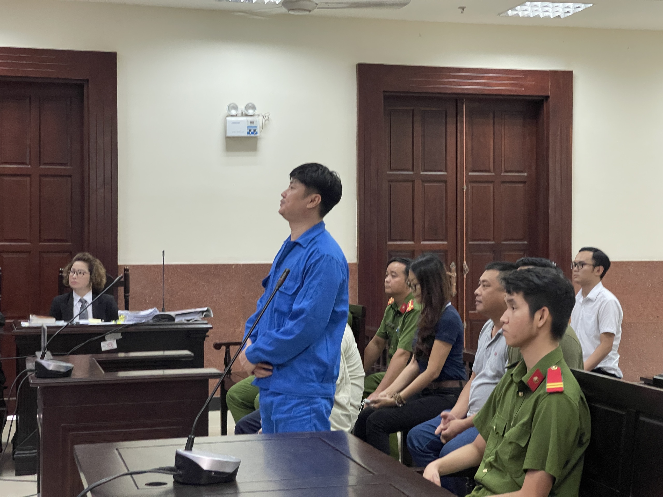 Vụ cháy karaoke An Phú: Nhiều bị cáo được giảm án tại tòa phúc thẩm - Ảnh 1. Vụ cháy karaoke An Phú: Nhiều bị cáo được giảm án tại tòa phúc thẩm - Ảnh 1.