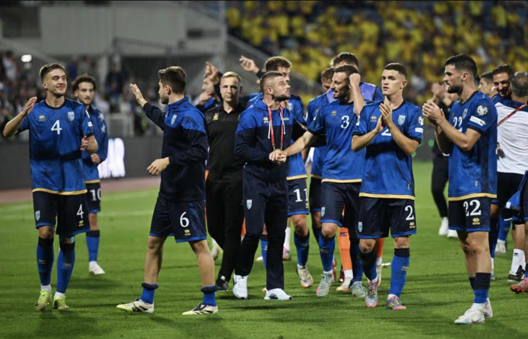 Isak - Gyokeres tampil tak berdaya, Swedia secara mengejutkan kalah dari Kosovo di kualifikasi Piala Dunia - Foto 5. Dàn sao Isak - Gyokeres bất lực, Thụy Điển thua sốc Kosovo vòng loại World Cup - Ảnh 5.