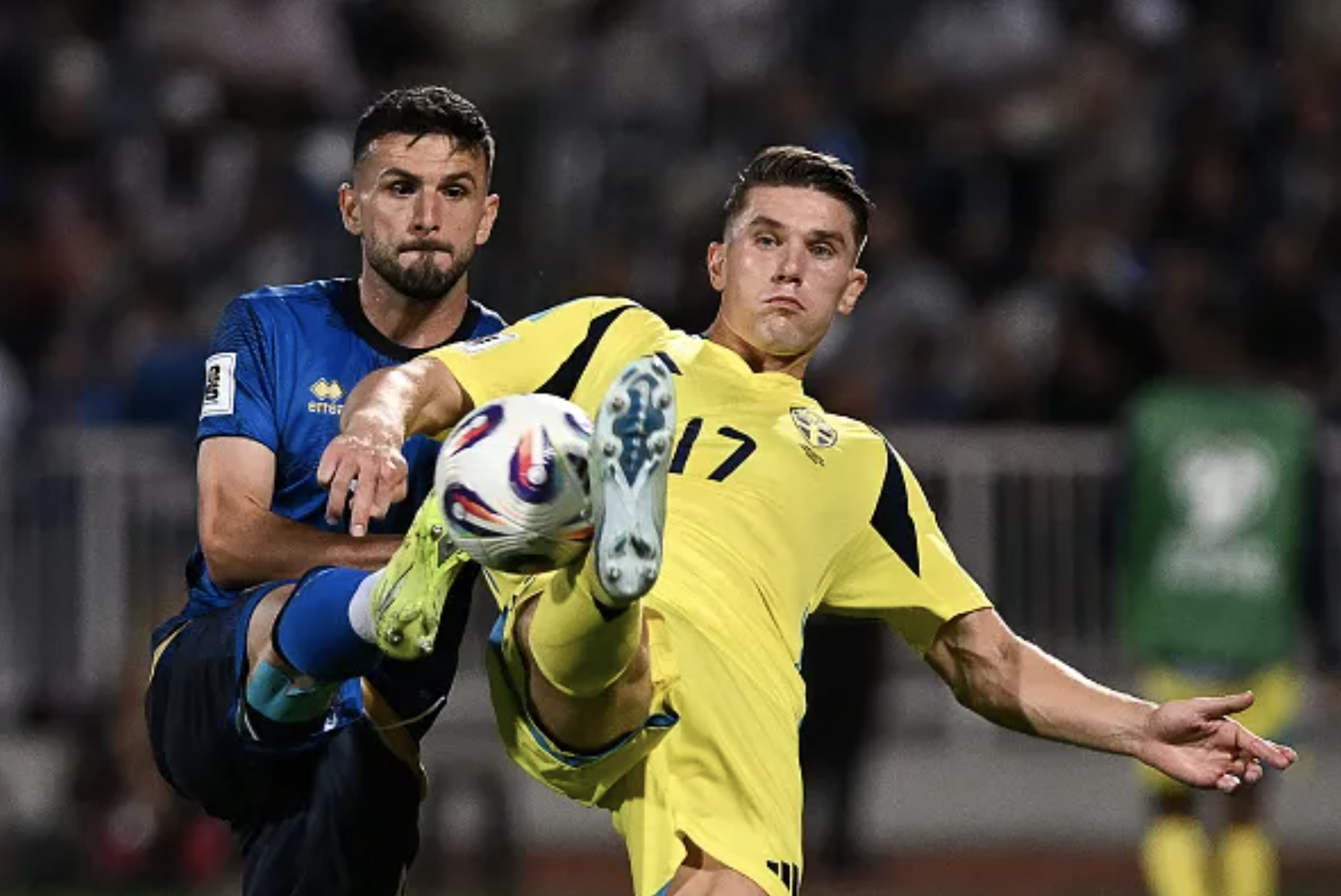 Isak-Gyokeres tampil tak berdaya, Swedia secara mengejutkan kalah dari Kosovo di kualifikasi Piala Dunia - Foto 1. Dàn sao Isak - Gyokeres bất lực, Thụy Điển thua sốc Kosovo vòng loại World Cup - Ảnh 1.