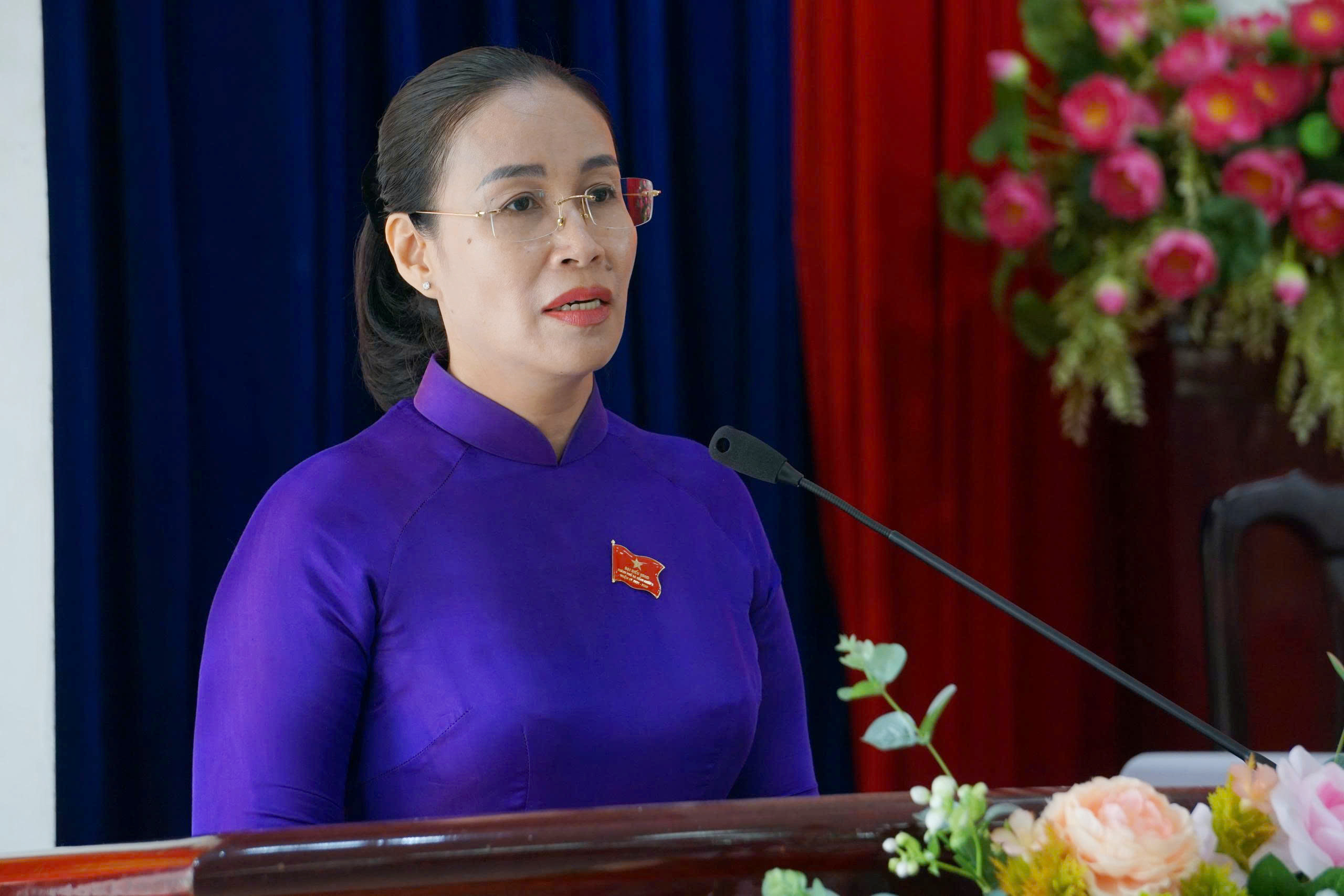 Phó Chủ tịch UBND TP Đà Nẵng bức xúc vì sở, ngành vắng mặt tại buổi tiếp xúc cử tri- Ảnh 1. Phó Chủ tịch UBND TP Đà Nẵng bức xúc vì sở, ngành vắng mặt tại buổi tiếp xúc cử tri- Ảnh 1.