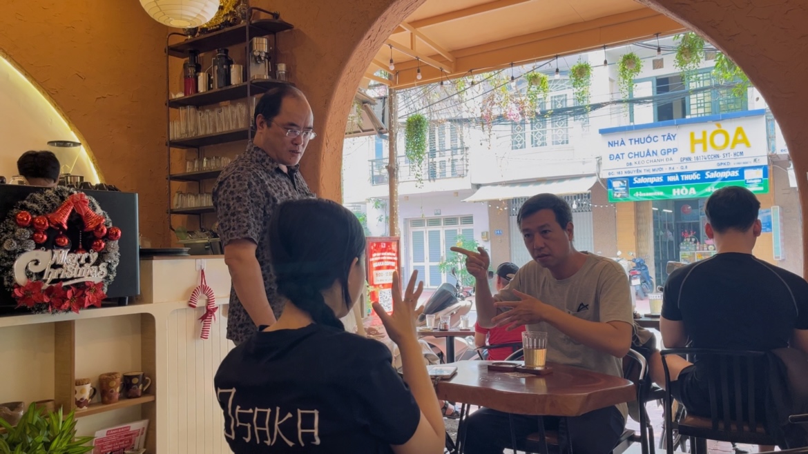 Osaka Coffee - qu&aacute;n c&agrave; ph&ecirc; của &ldquo;những đ&ocirc;i tay biết n&oacute;i&rdquo; - Ảnh 1.