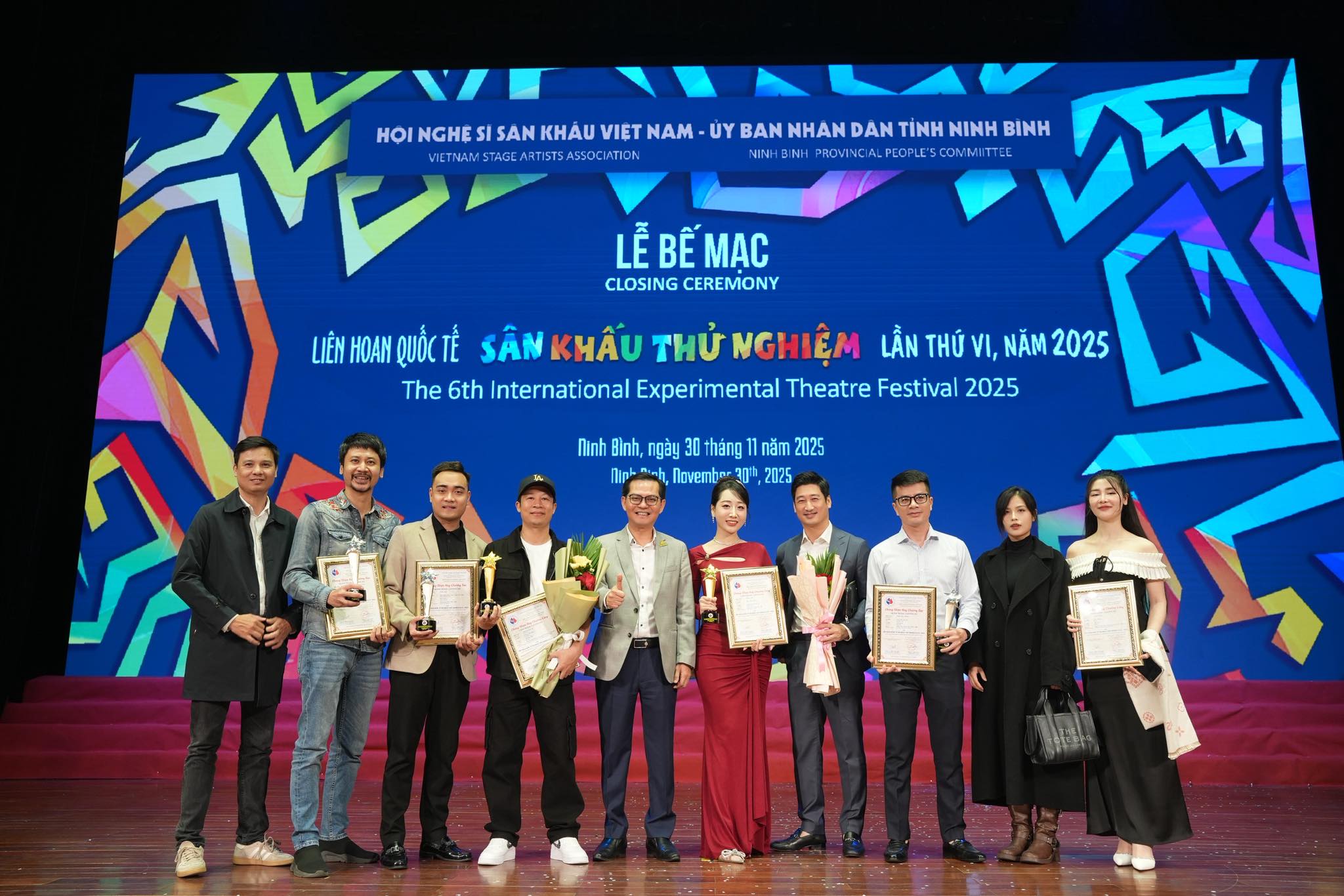 Nhà hát Kịch Hà Nội – một năm thăng hoa và dấu ấn NSND Trung Hiếu - Ảnh 2.