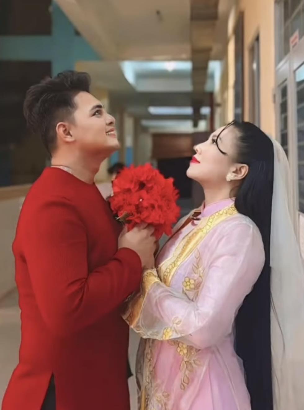 Nhật Nguyên – Thu Vân cặp đôi nổi tiếng vói bài ca cổ "Mùa hoa cưới" - Ảnh 1.