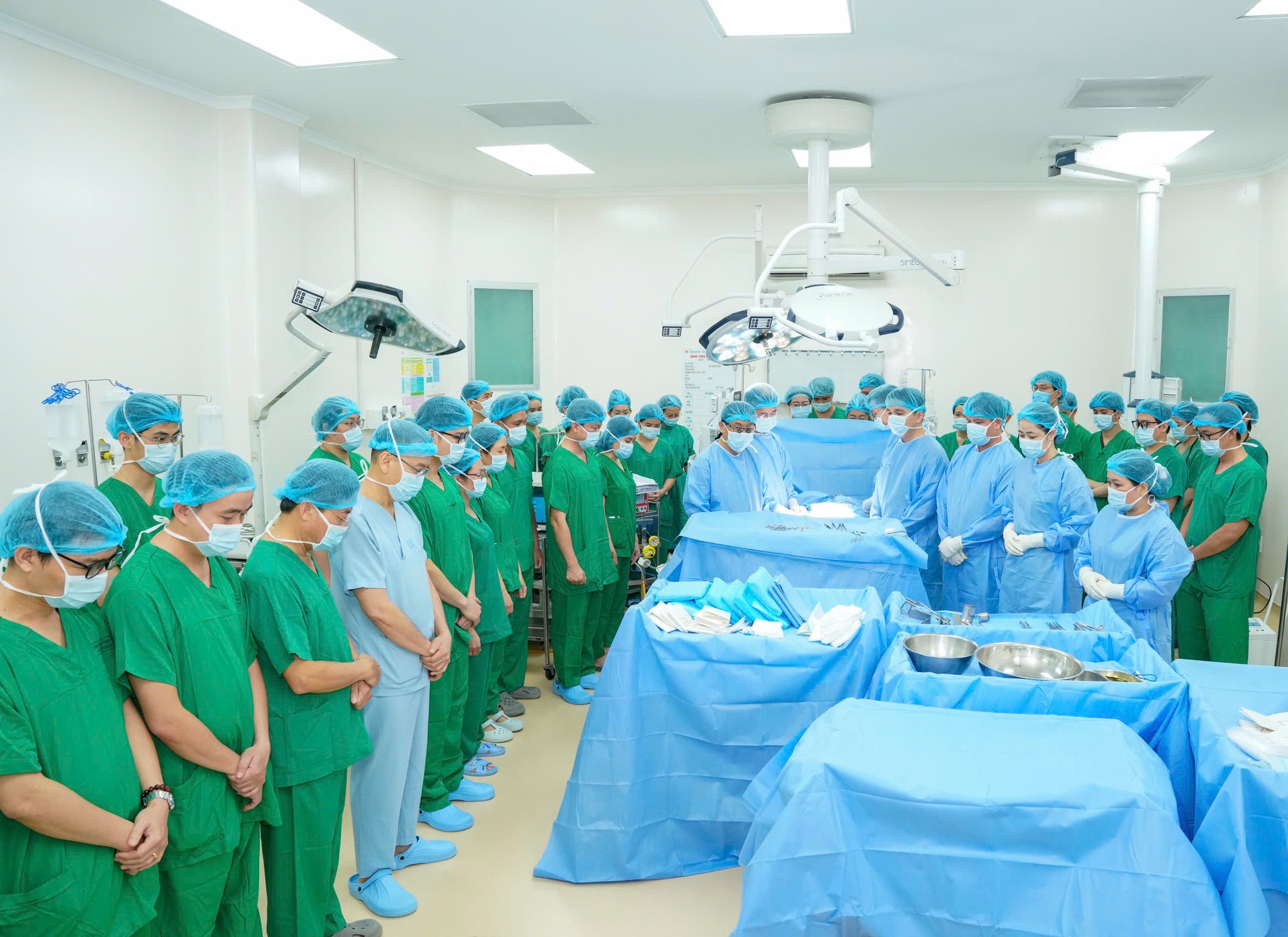 Ca ghép tim xuyên đêm, giành lại nhịp đập cho thiếu niên 16 tuổi - Ảnh 2.