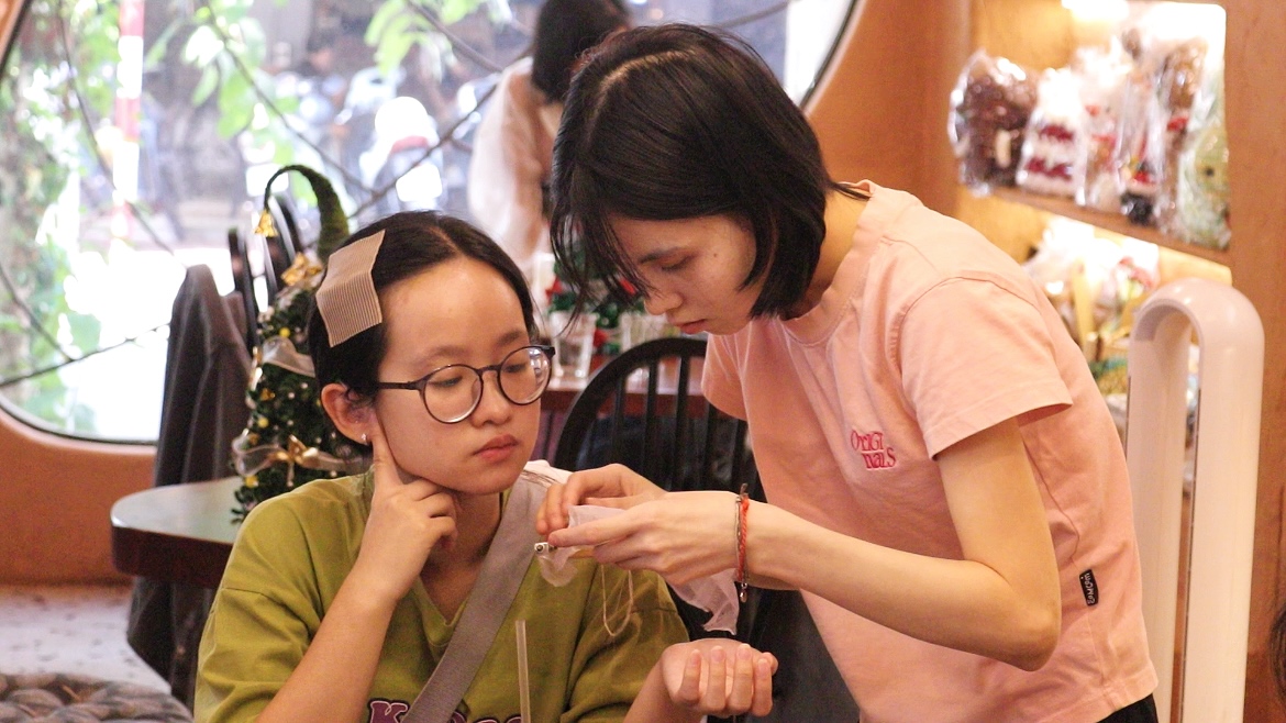 Osaka Coffee - qu&aacute;n c&agrave; ph&ecirc; của &ldquo;những đ&ocirc;i tay biết n&oacute;i&rdquo; - Ảnh 8.