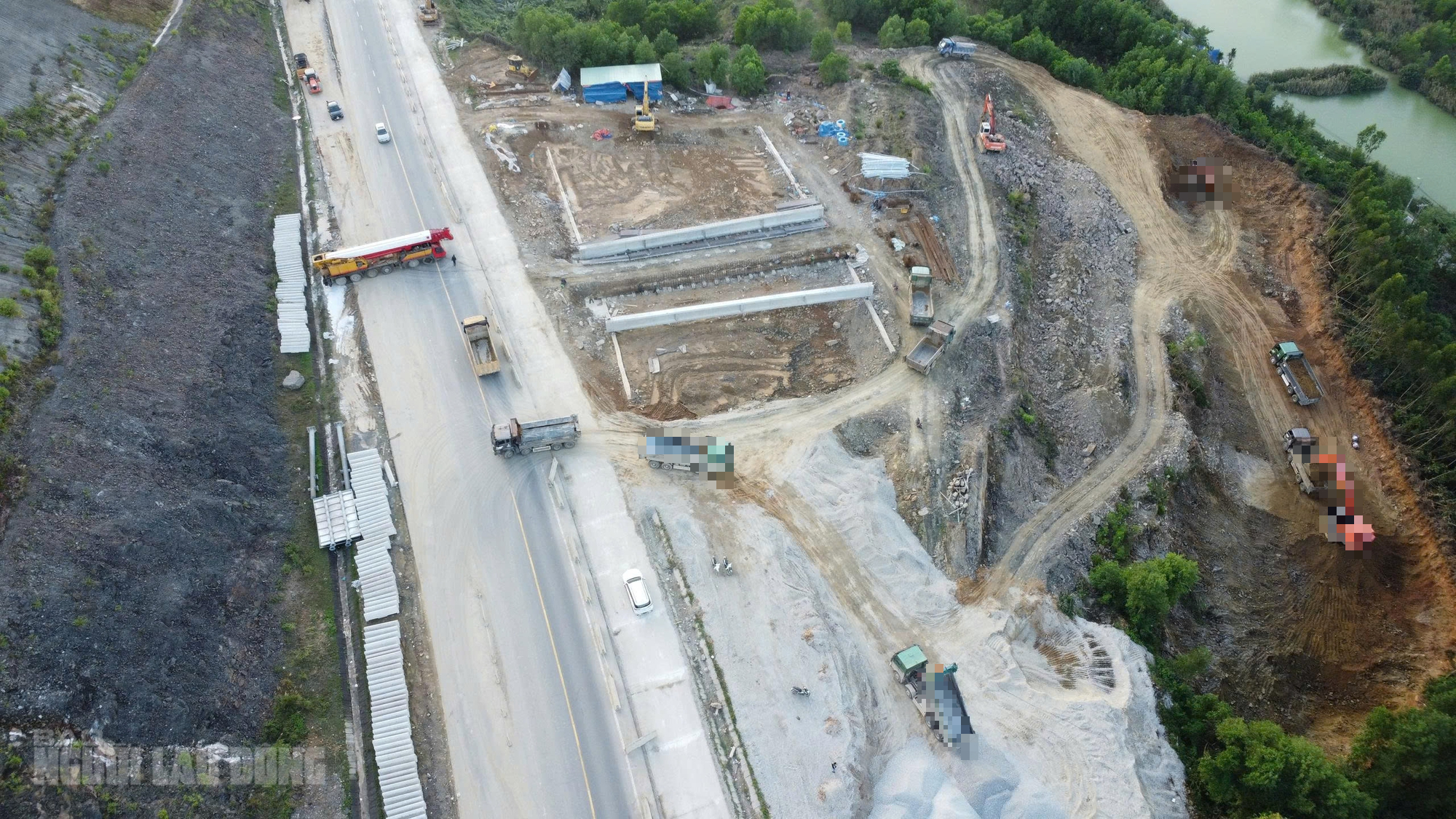 Phường Li&ecirc;n Chiểu xử l&yacute; đất tặc đe dọa cao tốc La Sơn &ndash; H&ograve;a Li&ecirc;n - Ảnh 3.