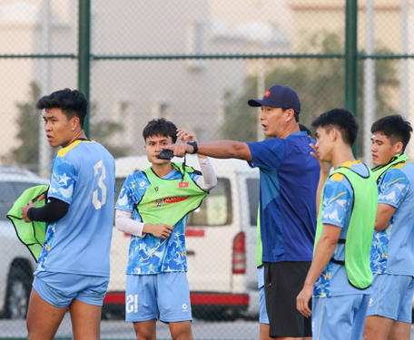 U23 Việt Nam r&egrave;n kỹ năng pressing - Ảnh 1.