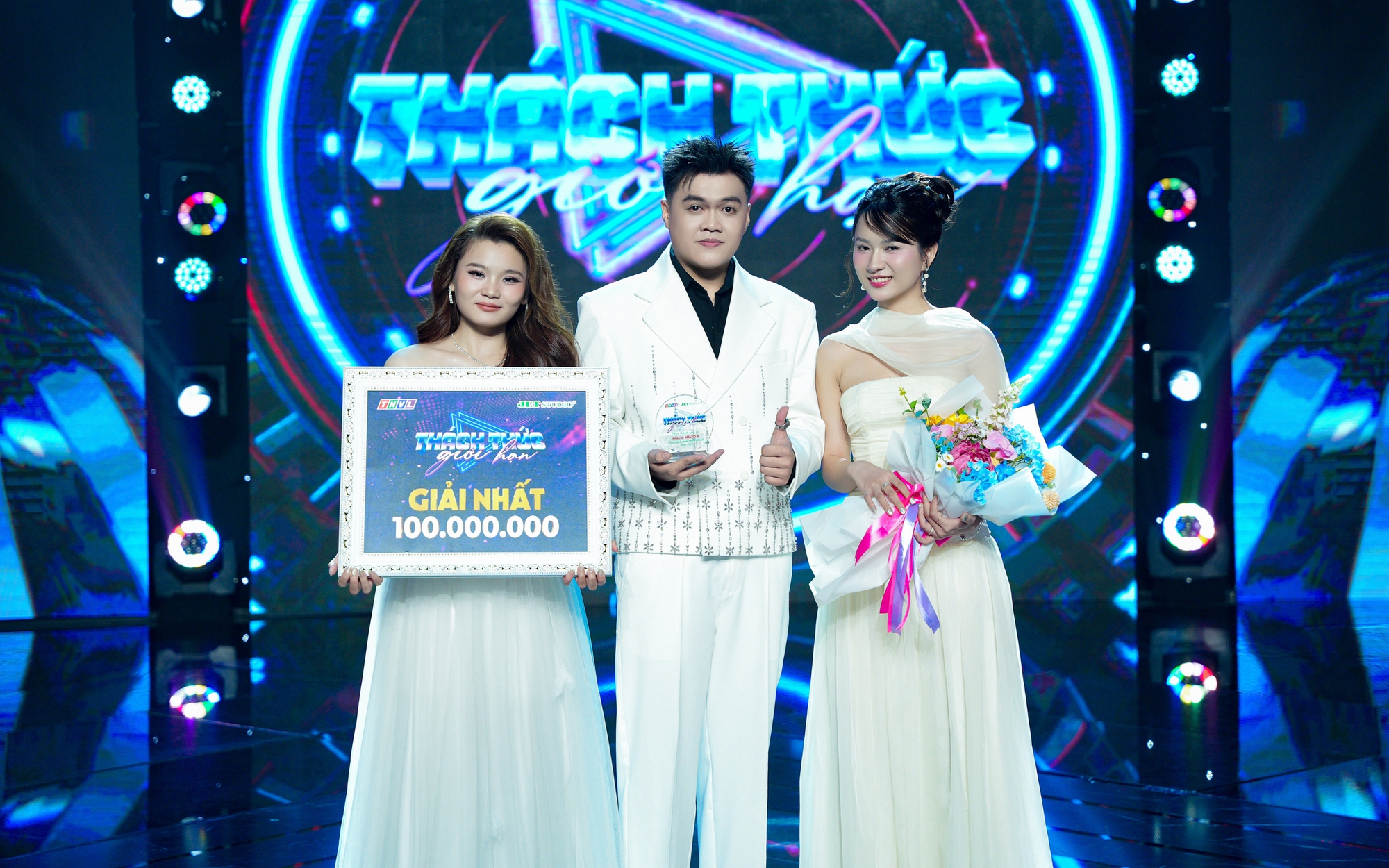 Melyd K: Từ sinh vi&ecirc;n Quản trị kinh doanh đến qu&aacute;n qu&acirc;n "Th&aacute;ch thức giới hạn 2025" - Ảnh 2.