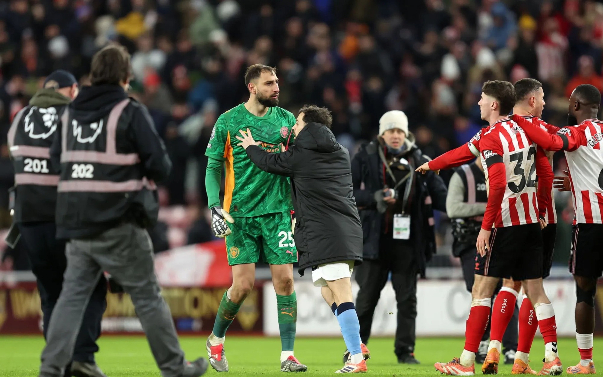 Hiện tượng lạ v&agrave; hiếm thấy trong lịch sử Ngoại hạng Anh - Ảnh 2.