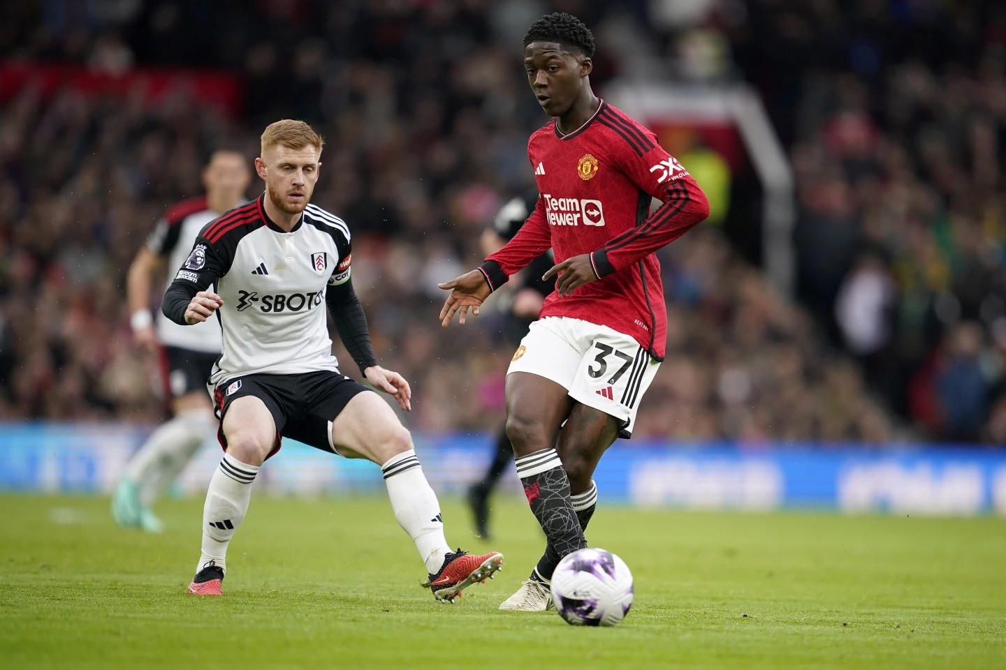 Chấm điểm 21 cầu thủ Man Utd sau nửa mùa “khi mờ khi tỏ” - Ảnh 15.