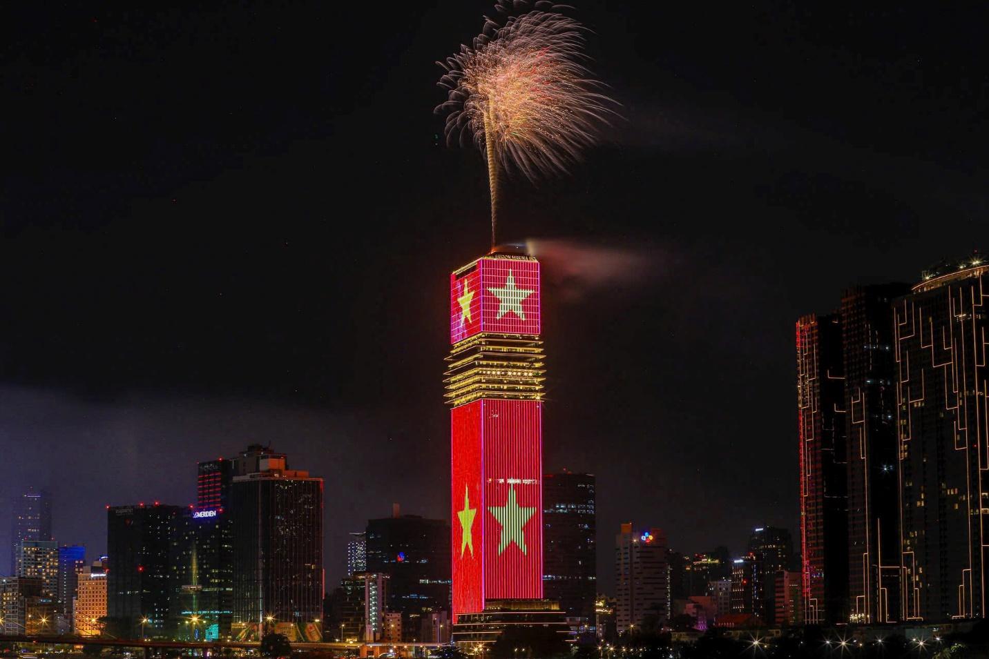 Saigon Marina IFC – Biểu tượng mới của TP HCM rực rỡ công nghệ ánh sáng đón chào năm mới 2026 - Ảnh 3.
