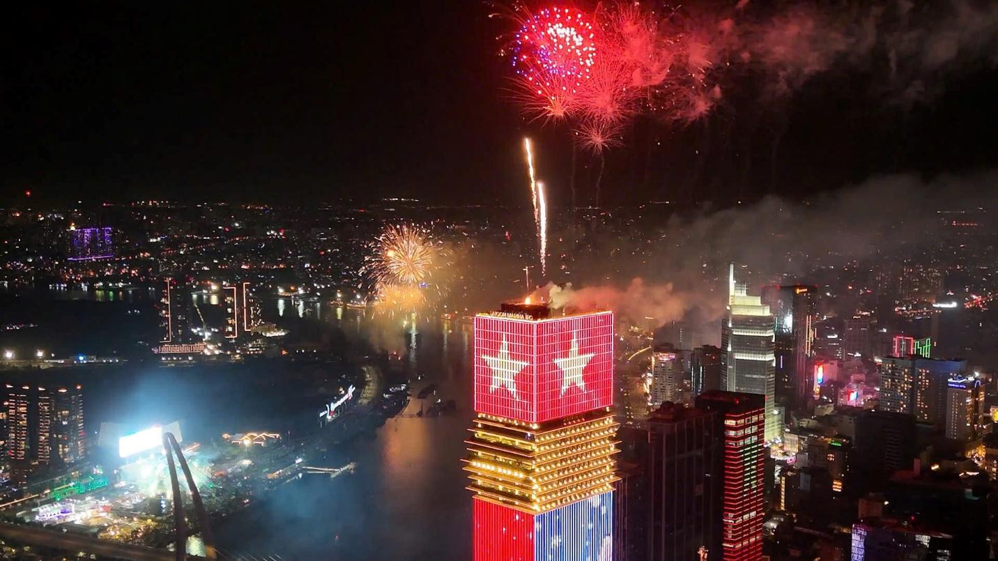 Saigon Marina IFC – Biểu tượng mới của TP HCM rực rỡ công nghệ ánh sáng đón chào năm mới 2026 - Ảnh 5.
