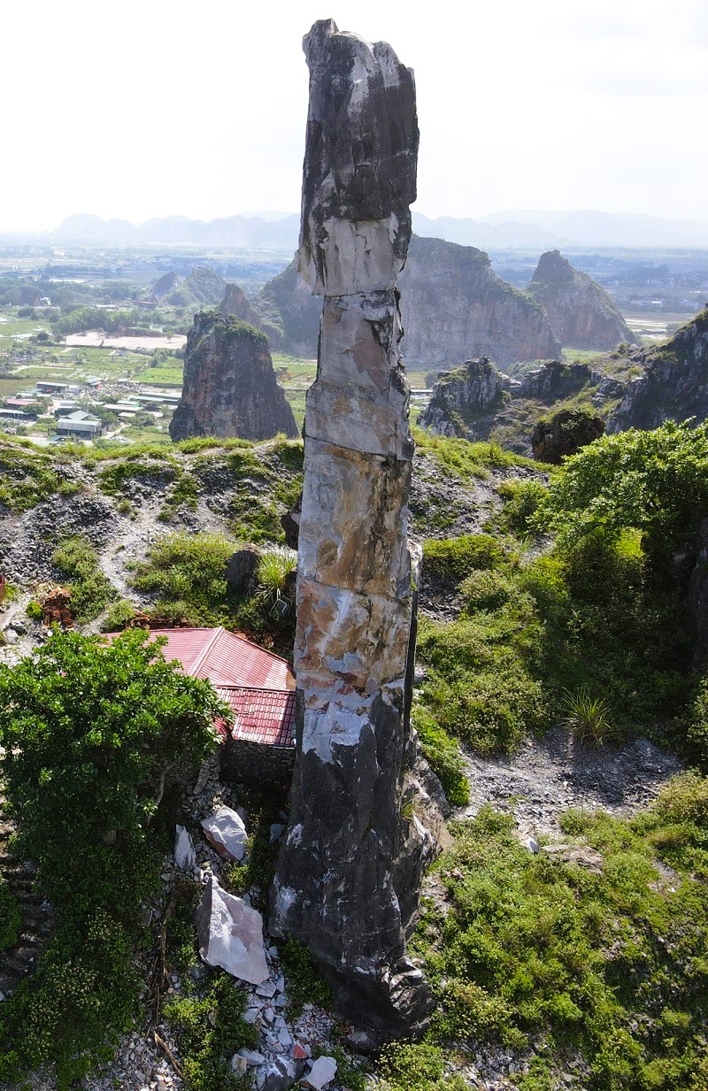 VIDEO: H&ograve;n Vọng Phu "kho&aacute;c &aacute;o mới" ở Thanh H&oacute;a sau khi được chi 17 tỉ đồng - Ảnh 8.