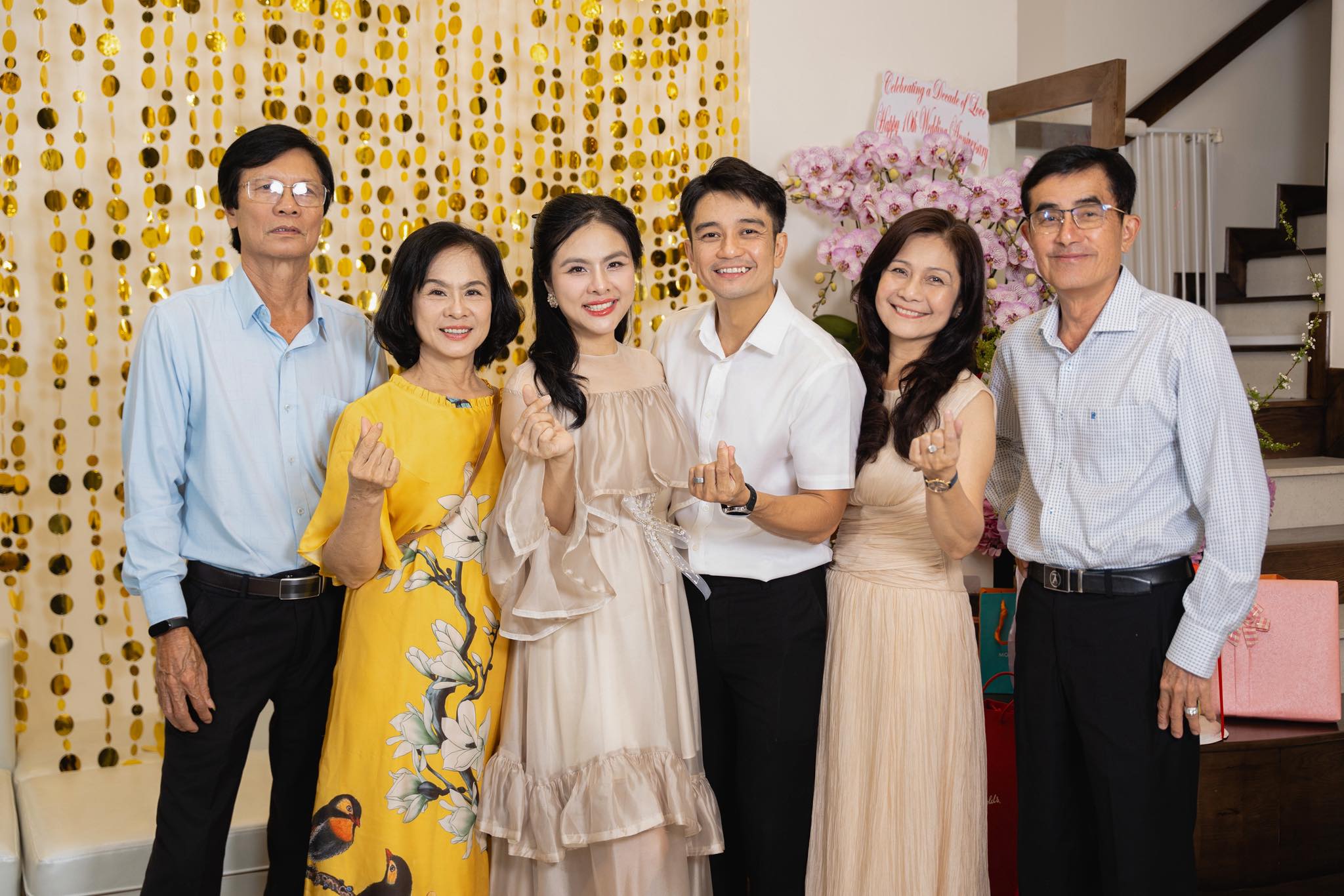 Vân Trang hạnh phúc bên chồng con trong "đám cưới đồng" - Ảnh 6.