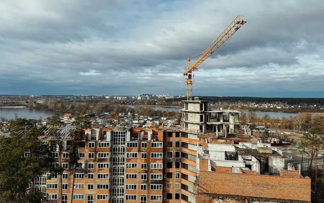 Nhà máy UAV Nga rực lửa, bóng tối bao trùm thủ đô Ukraine - Ảnh 2.