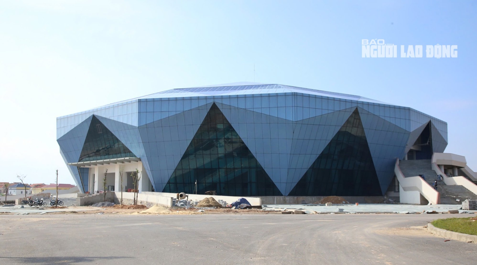 Nhà thi đấu kim cương xanh 340 tỉ đồng tại Quảng Trị thu hút sự chú ý - Ảnh 14. Nhà thi đấu kim cương xanh 340 tỉ đồng tại Quảng Trị thu hút sự chú ý - Ảnh 14.