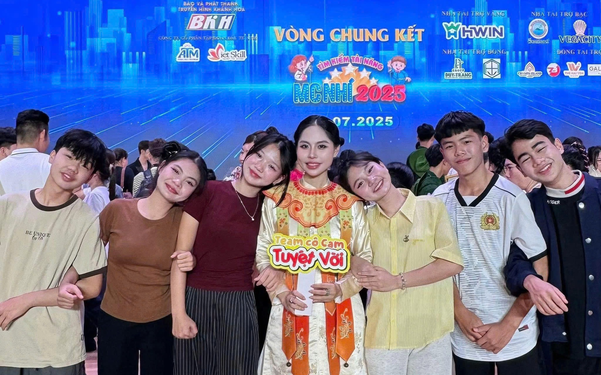 Nữ MC từng là á hậu, liên tục dẫn các chương trình nghệ thuật lớn là ai? - Ảnh 2.