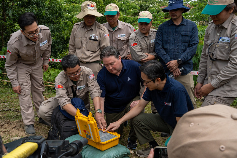 Đại sứ Mỹ Marc Knapper v&agrave; những dấu ấn đặc biệt tại Việt Nam - Ảnh 13.