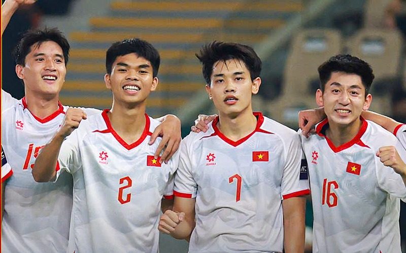Jordan đến kh&aacute;ch sạn ăn mừng với U23 Việt Nam sau &ldquo;địa chấn&rdquo; trước Ả Rập Saudi  - Ảnh 2.
