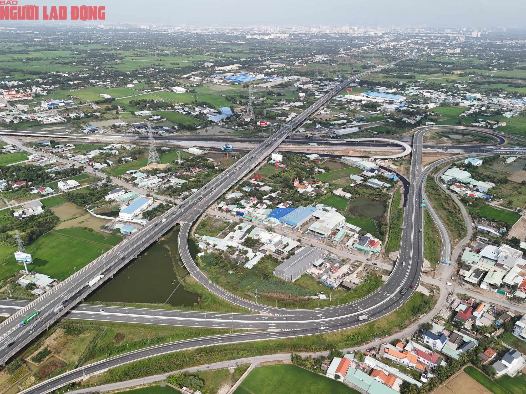 Hình hài siêu nút giao Mỹ Yên tại ba cao tốc trọng điểm phía Nam - Ảnh 10. Hình hài siêu nút giao Mỹ Yên tại ba cao tốc trọng điểm phía Nam - Ảnh 10.