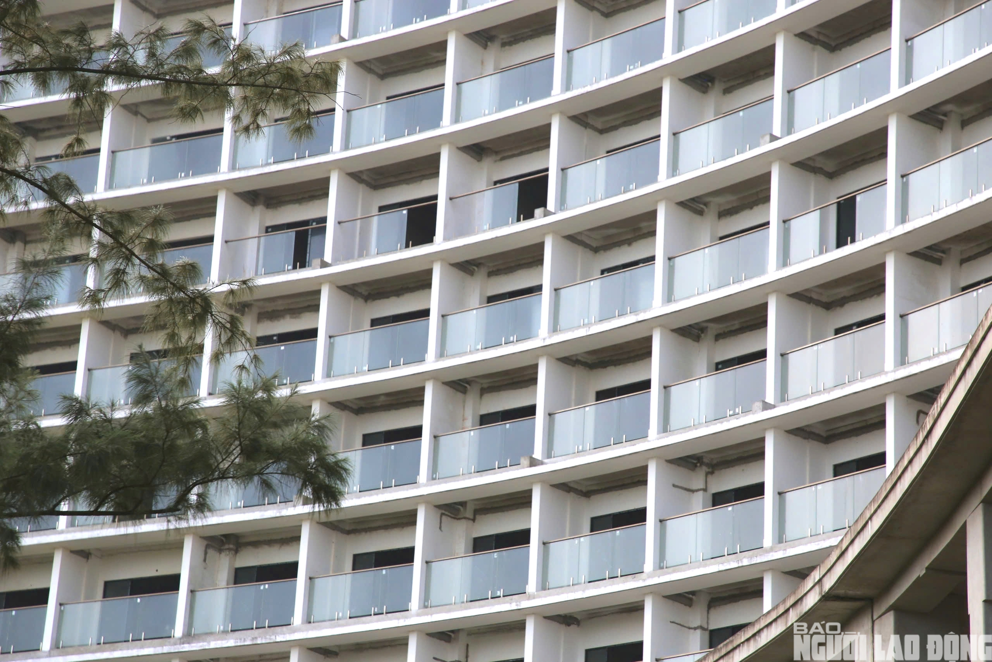 Hai kh&aacute;ch sạn bỏ hoang tại Đồng Hới g&acirc;y lo ngại về đầu tư Du lịch - Ảnh 7.