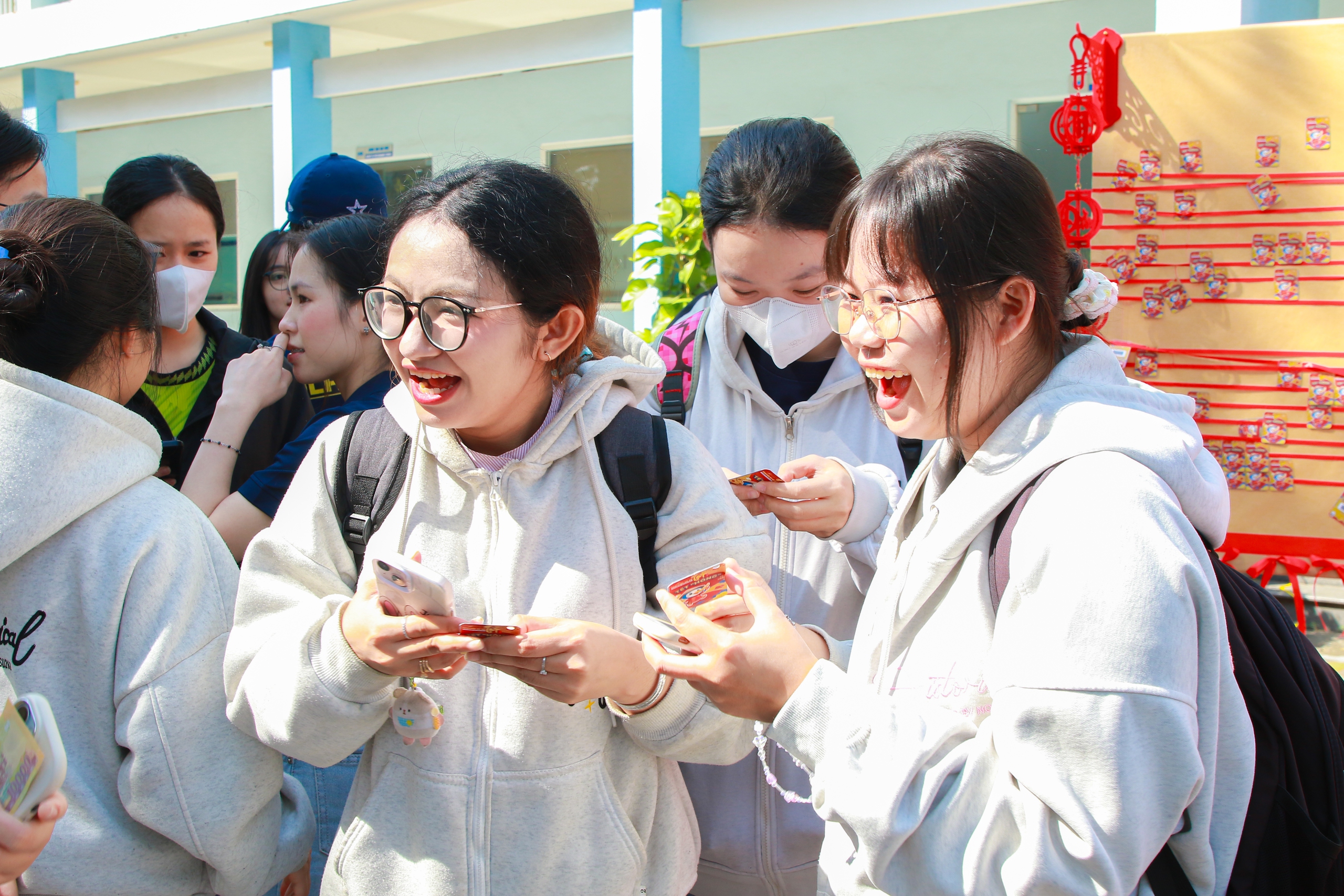 H&agrave;ng loạt hoạt động "10 điểm" gi&uacute;p học sinh, sinh vi&ecirc;n đ&oacute;n Tết &yacute; nghĩa - Ảnh 7.