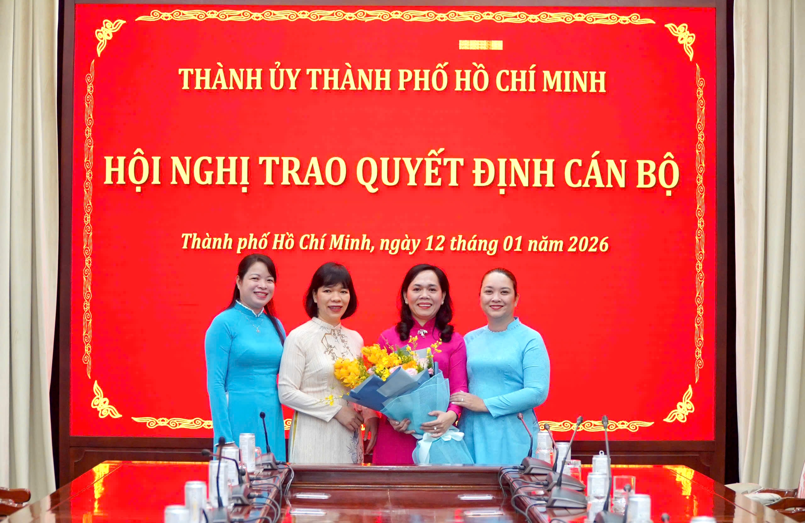 TPHCM: Hai Th&agrave;nh ủy vi&ecirc;n đổi vị tr&iacute; c&ocirc;ng t&aacute;c cho nhau  - Ảnh 9.