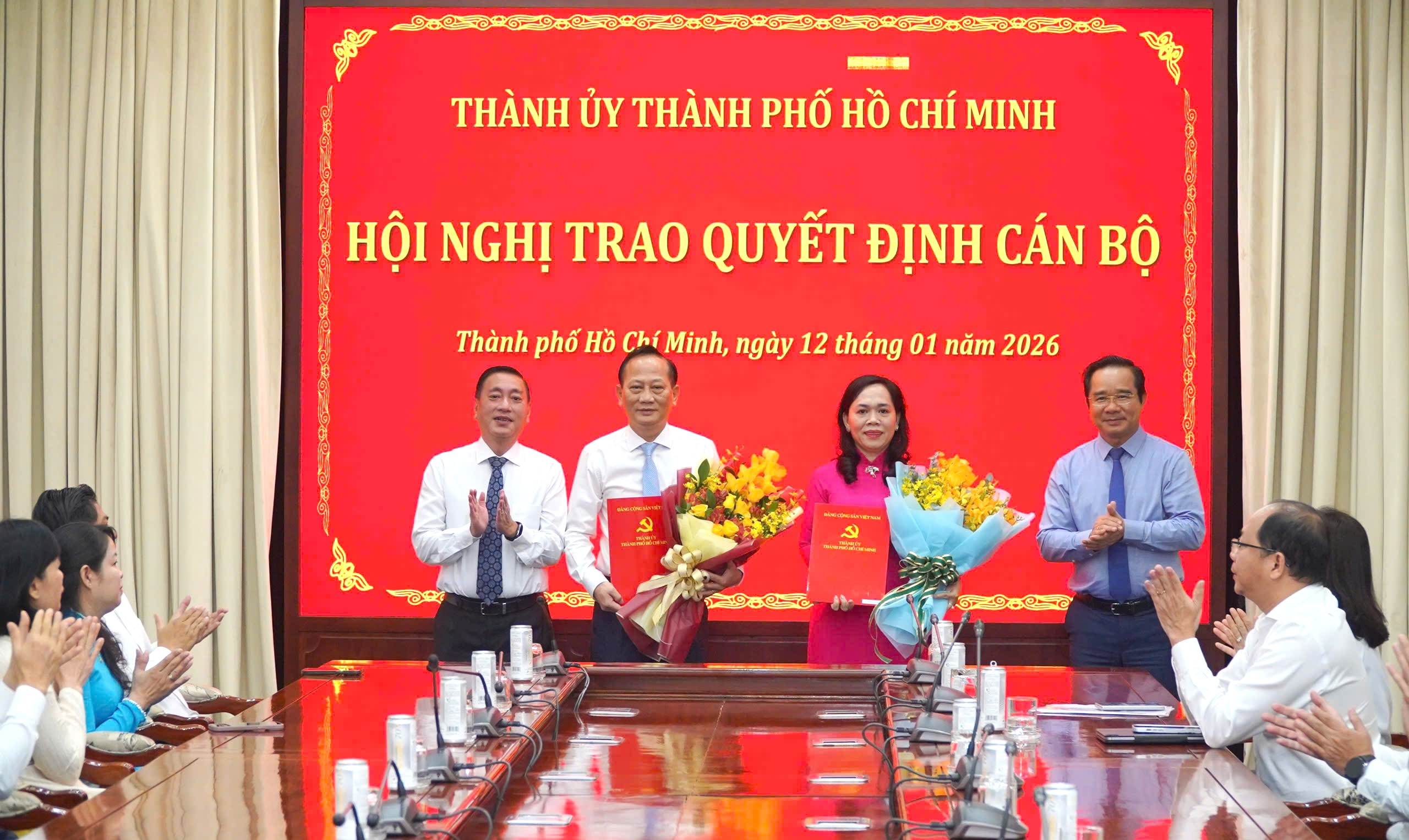 TPHCM: Hai Th&agrave;nh ủy vi&ecirc;n đổi vị tr&iacute; c&ocirc;ng t&aacute;c cho nhau  - Ảnh 2.