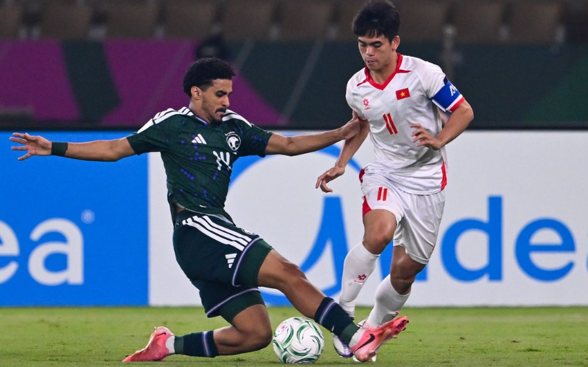 Trung Ki&ecirc;n được v&iacute; như Jan Oblak sau trận đấu với Ả Rập Saudi - Ảnh 2.