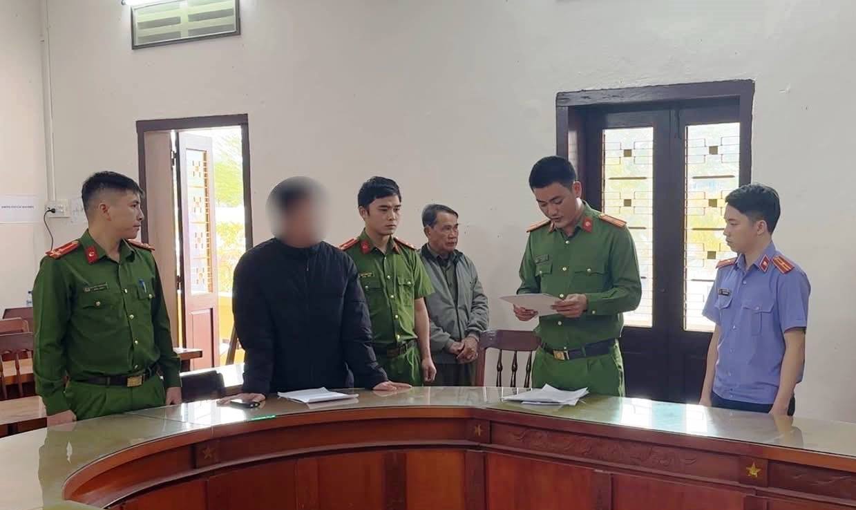 Bắt tạm giam chủ quán karaoke Venus nổi tiếng ở Quảng Ngãi - Ảnh 1.