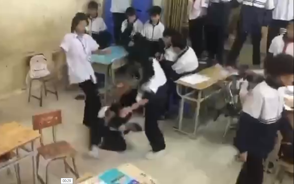 X&aacute;c minh clip nam sinh lớp 10 bị đ&aacute;nh hội đồng tại Ph&uacute; Quốc - Ảnh 2.