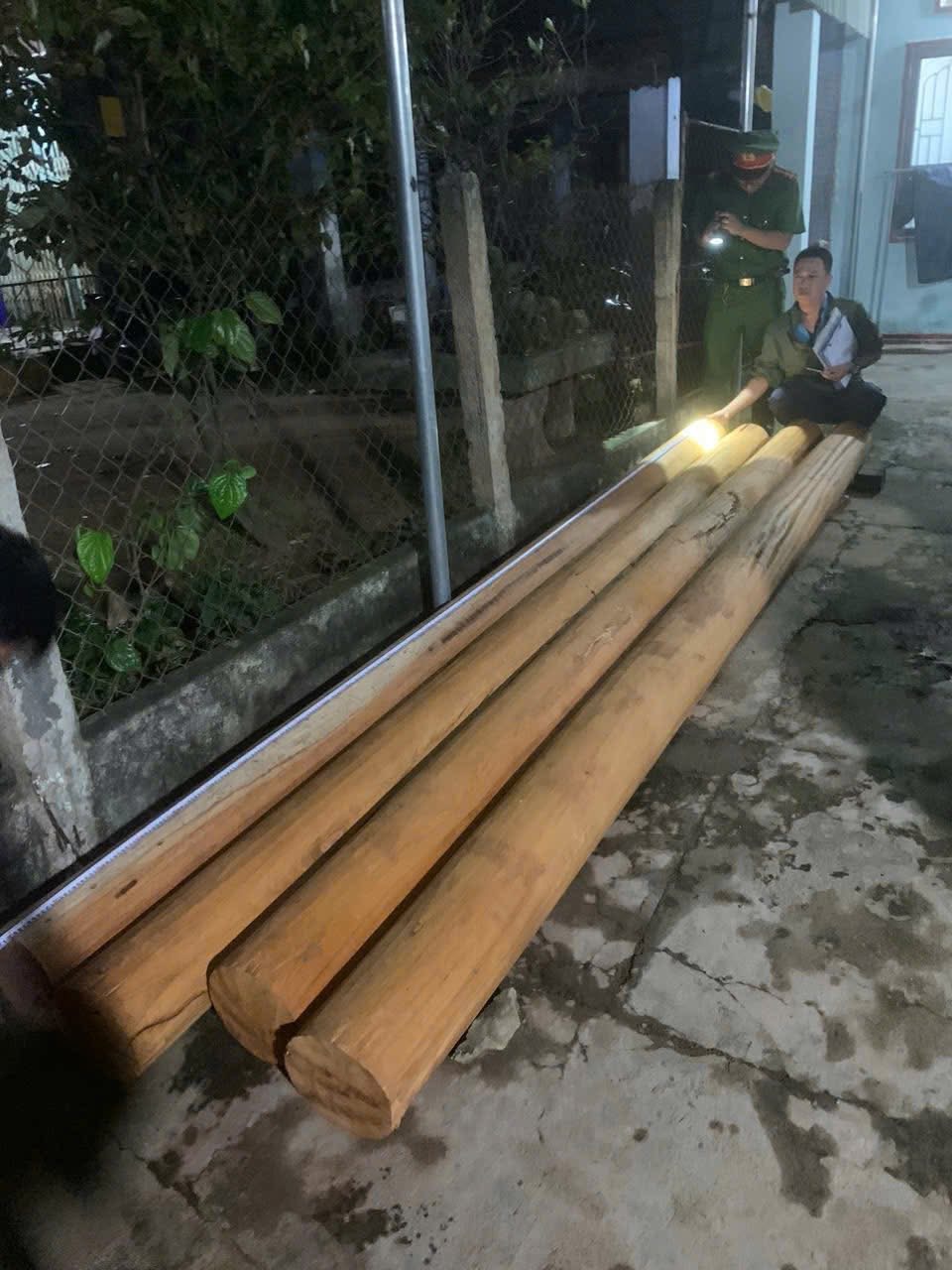 Gia Lai: Nhanh chóng làm rõ nhóm đối tượng dùng ô tô đi trộm gỗ - Ảnh 1.