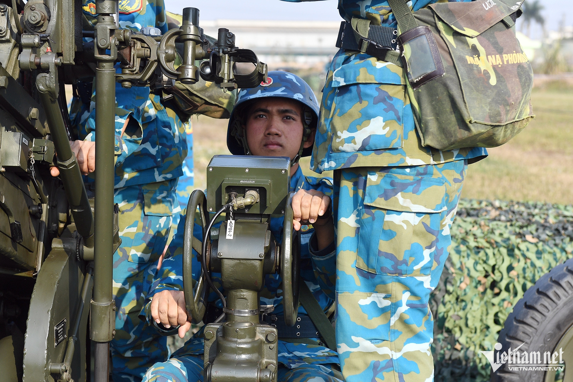 Ph&aacute;o ph&ograve;ng kh&ocirc;ng sẵn s&agrave;ng chiến đấu bảo vệ đại hội đảng lần thứ 14 - Ảnh 13.