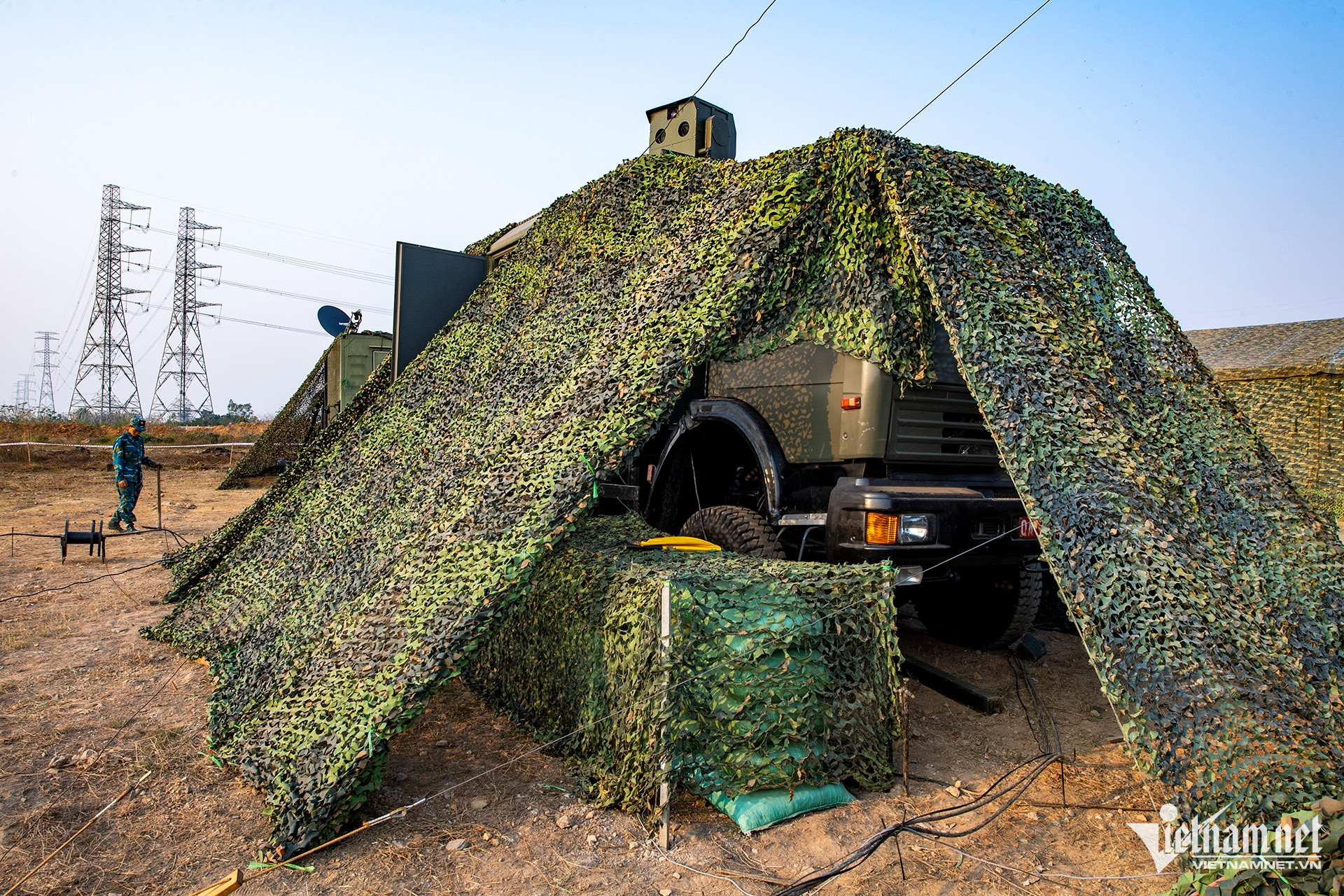 Ph&aacute;o ph&ograve;ng kh&ocirc;ng sẵn s&agrave;ng chiến đấu bảo vệ đại hội đảng lần thứ 14 - Ảnh 3.