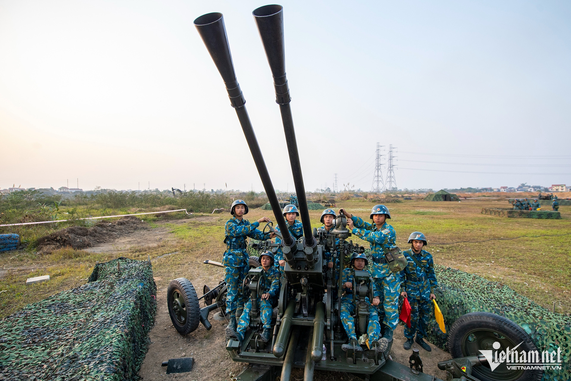 Ph&aacute;o ph&ograve;ng kh&ocirc;ng sẵn s&agrave;ng chiến đấu bảo vệ đại hội đảng lần thứ 14 - Ảnh 15.