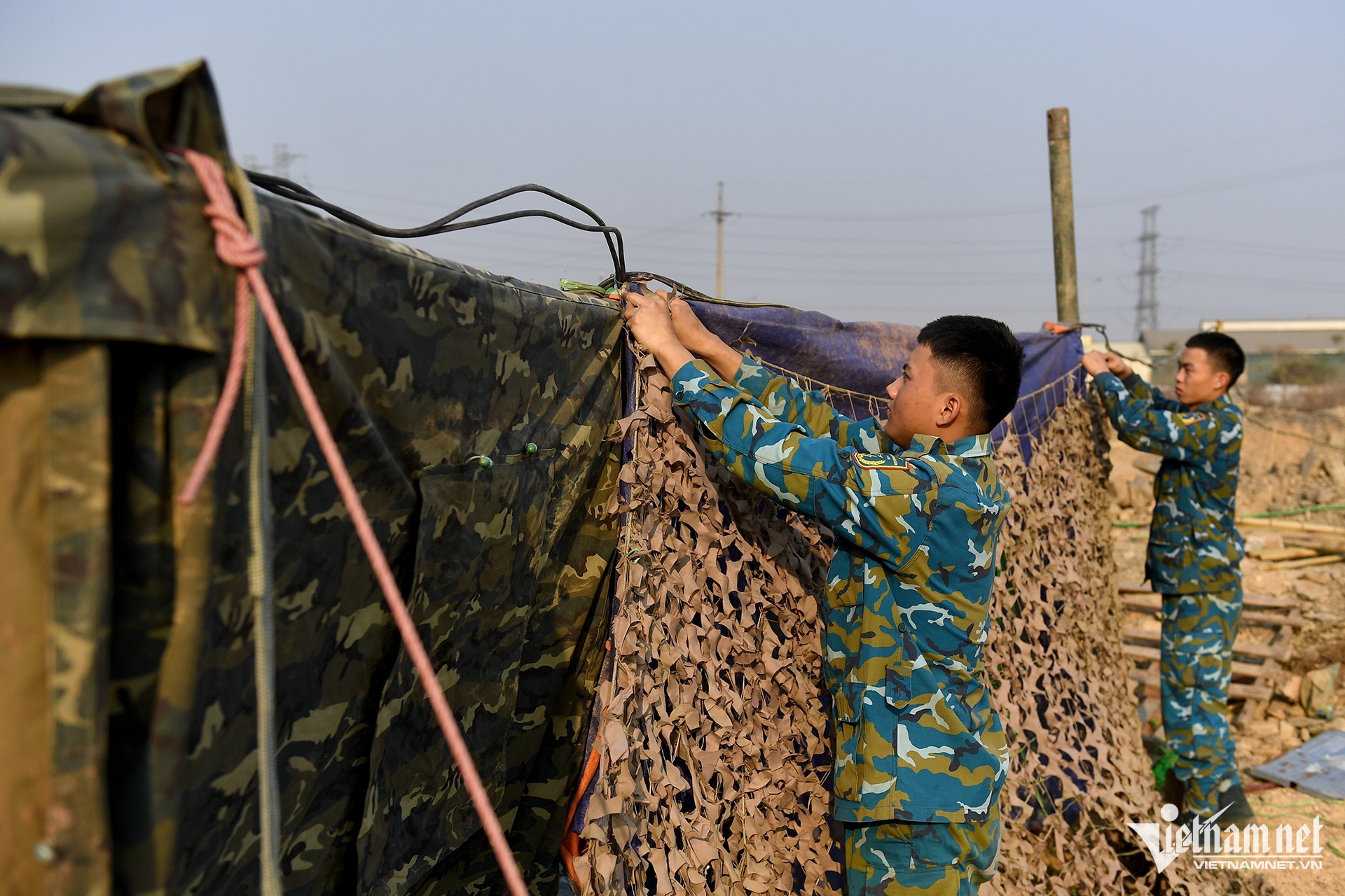 Ph&aacute;o ph&ograve;ng kh&ocirc;ng sẵn s&agrave;ng chiến đấu bảo vệ đại hội đảng lần thứ 14 - Ảnh 4.