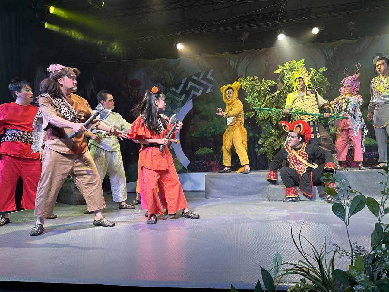 "Náo động rừng cổ tích", món quà gieo hạt giống tâm hồn cho trẻ thơ tại "5B" - Ảnh 4.