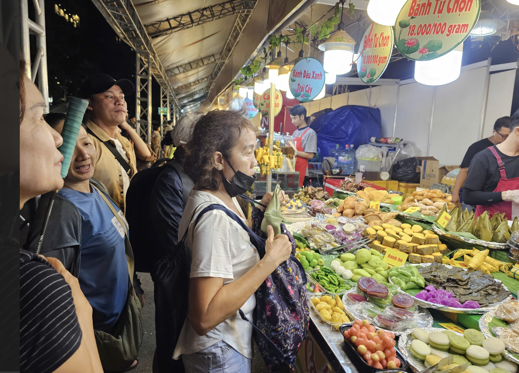 Hiệp hội Du lịch TPHCM kiểm soát an toàn thực phẩm trong Lễ hội ẩm thực - Ảnh 2.