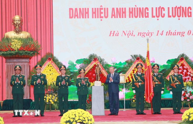 Tổng B&iacute; thư T&ocirc; L&acirc;m y&ecirc;u cầu đổi mới khoa học c&ocirc;ng nghệ trong ng&agrave;nh Hậu cần - Kỹ thuật - Ảnh 6.