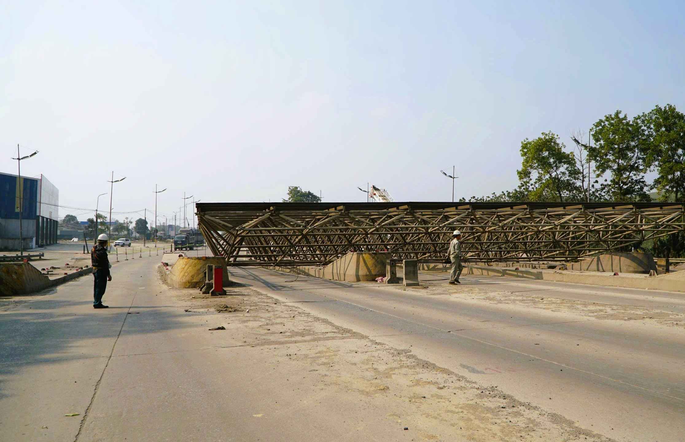 "Khai tử" trạm thu ph&iacute; BOT bỏ hoang 9 năm tr&ecirc;n quốc lộ - Ảnh 9.