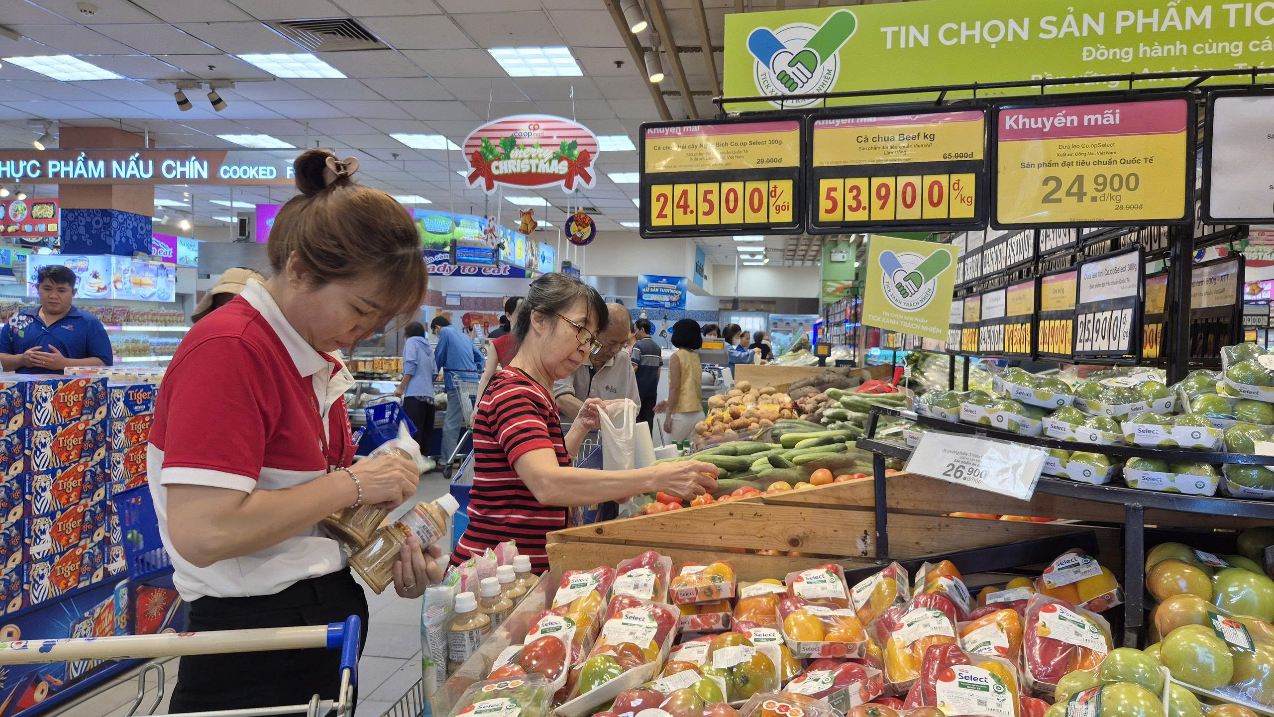 Thực phẩm bẩn: Luật hở hay tâm thiếu? - Ảnh 1.